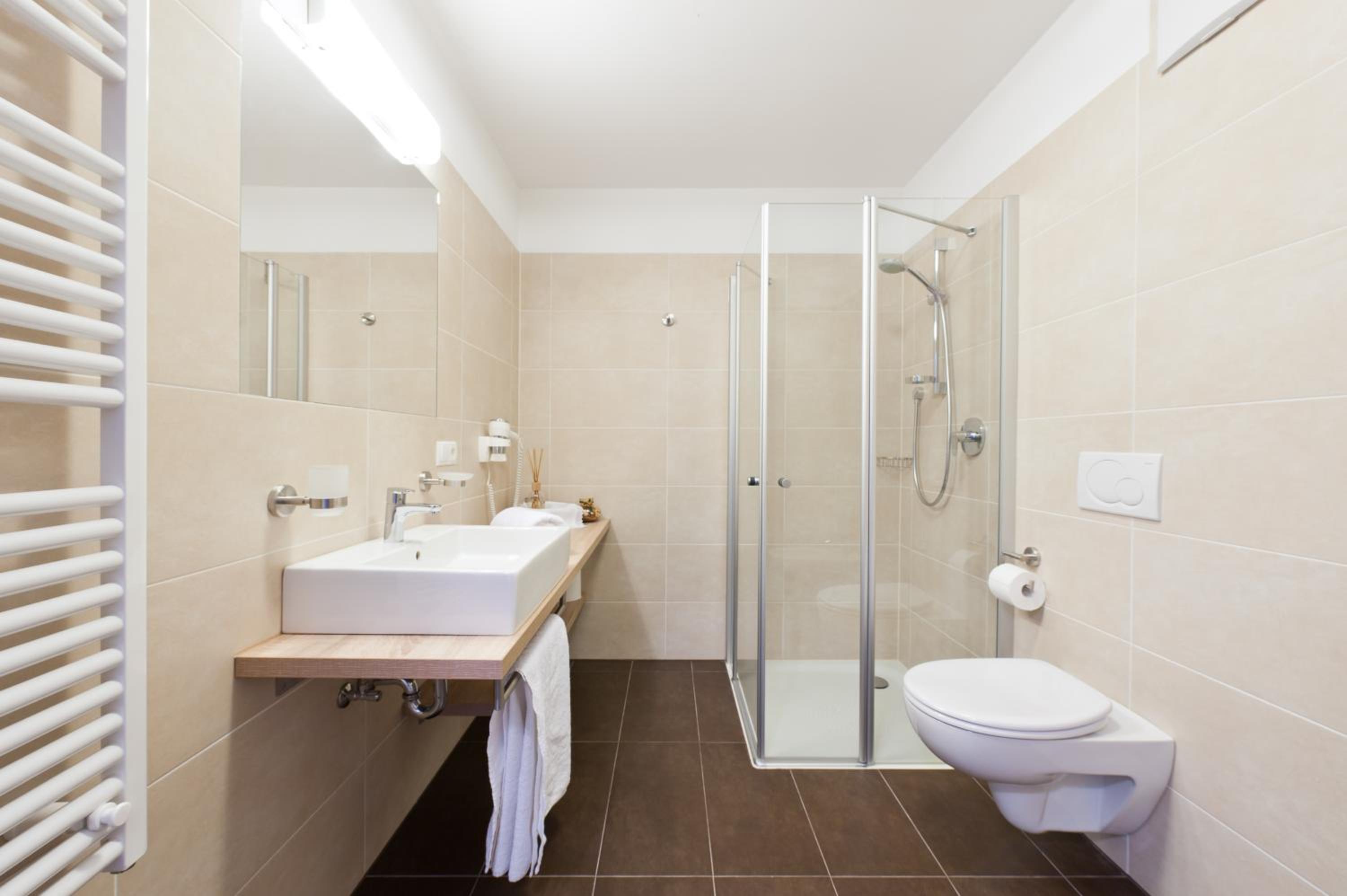 Superior One-Bedroom Apartment - Photo 9