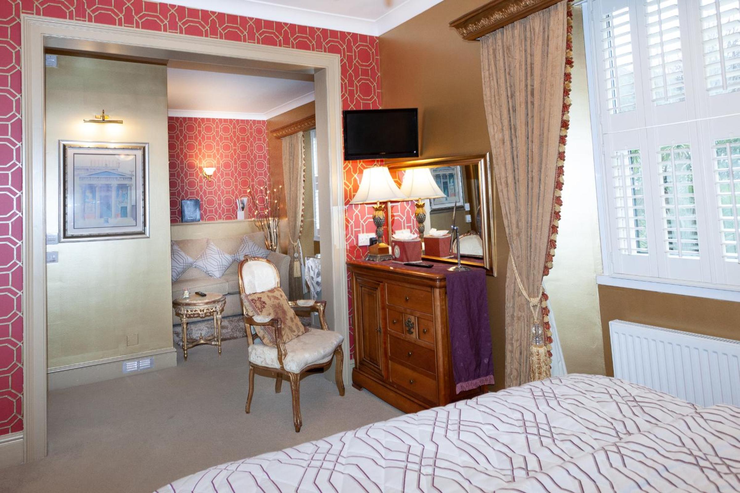 Deluxe Suite photo 2
