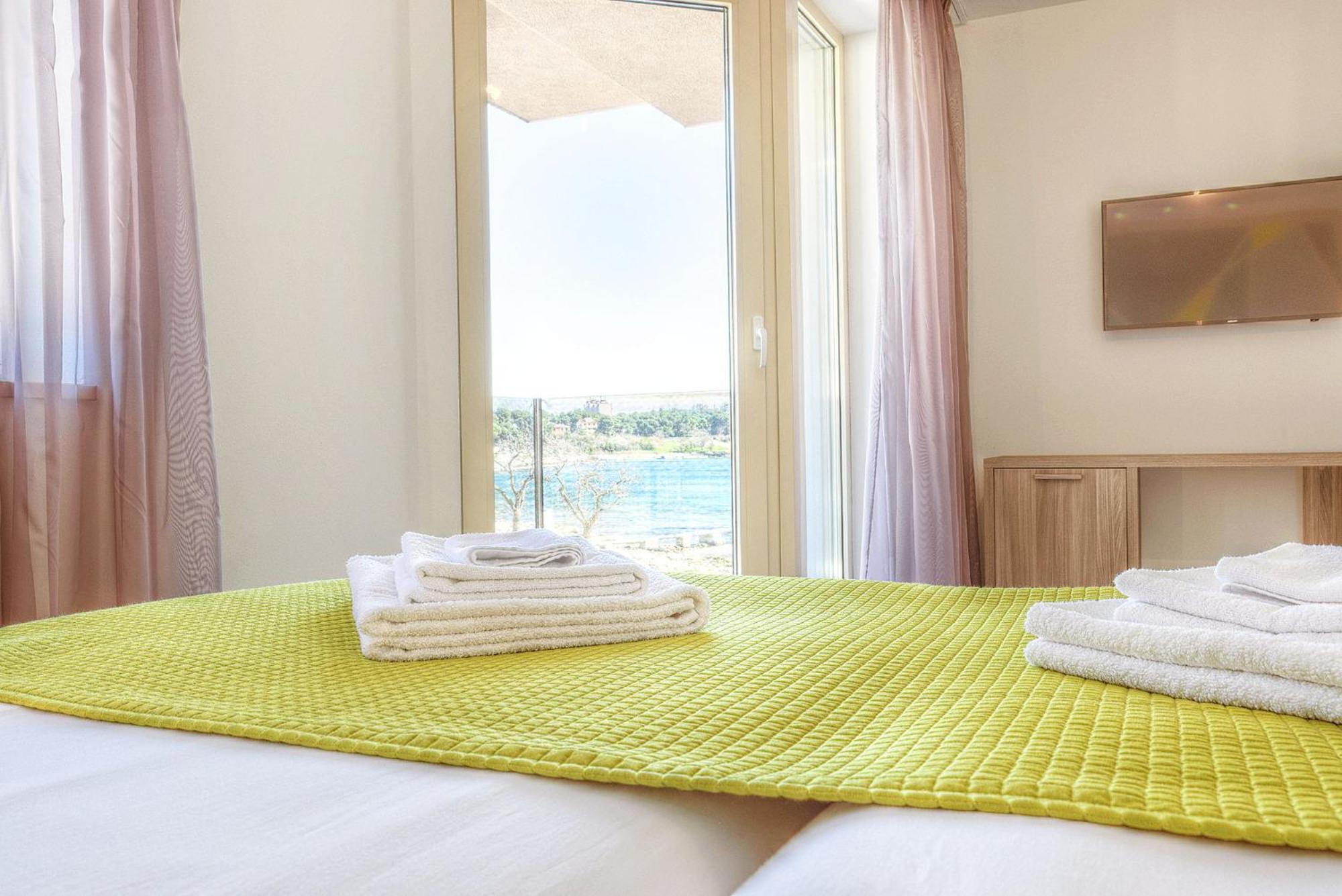 Twin Room with Balcony - Photo 1
