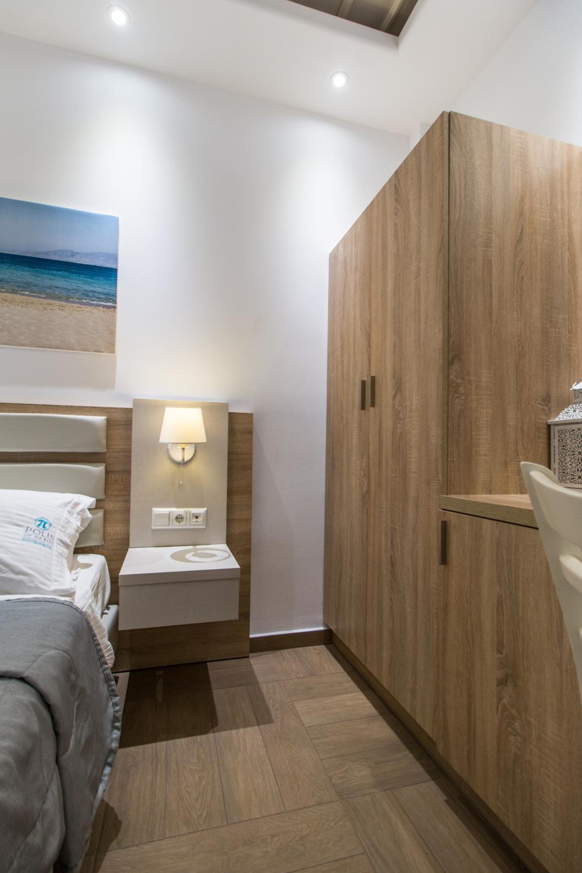 Deluxe Double Room - Photo 15