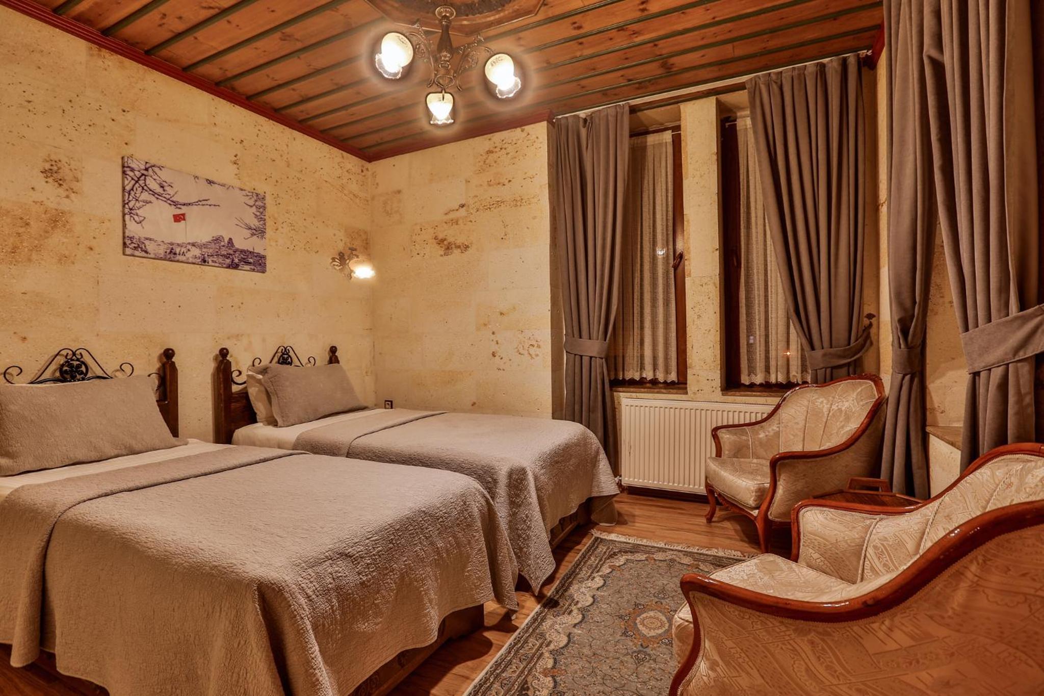 Quadruple Room with Balcony photo 3