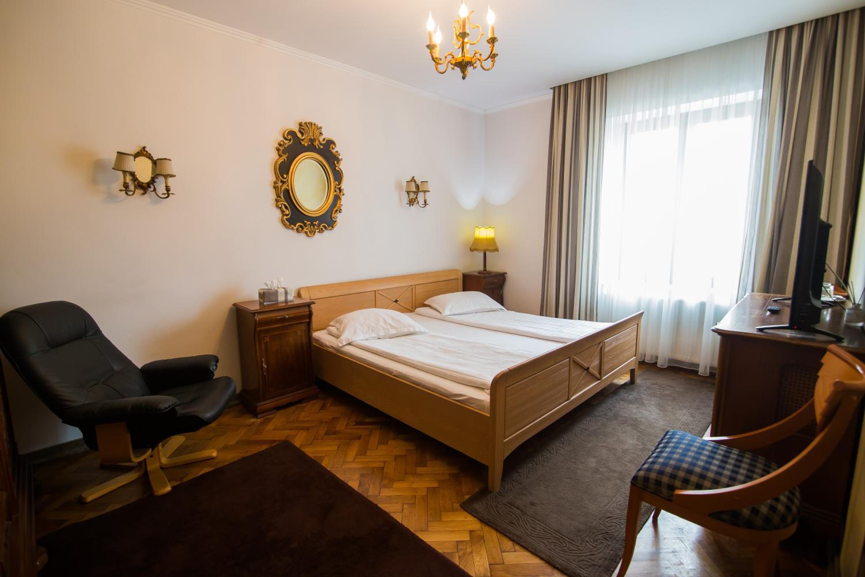 Superior Double Room - Photo 11