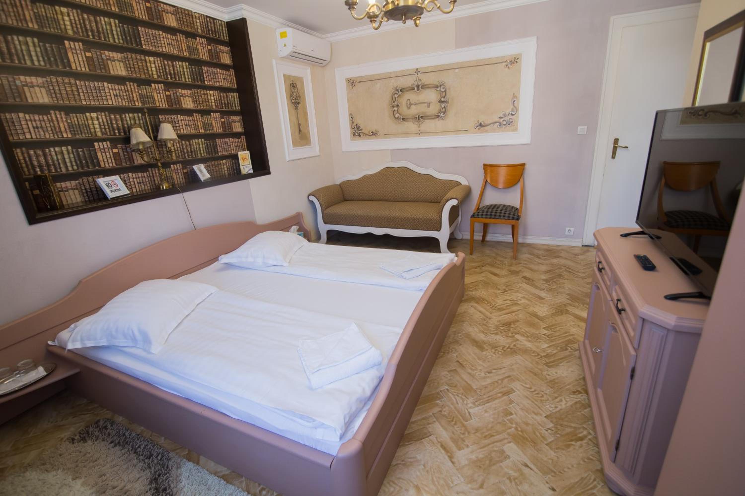 Superior Double Room - Photo 3