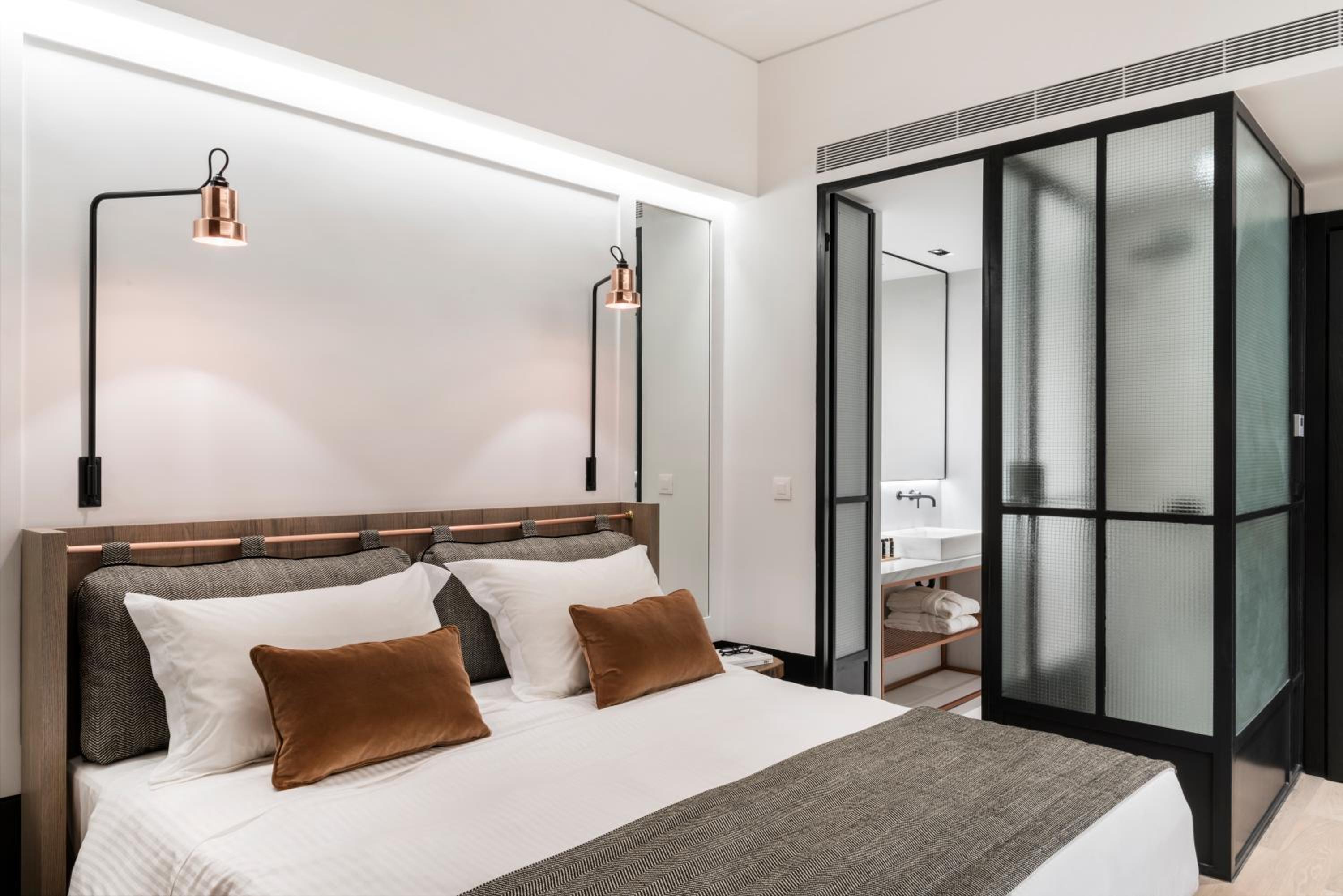 Urban Internal Double or Twin Room With No View - Photo 3