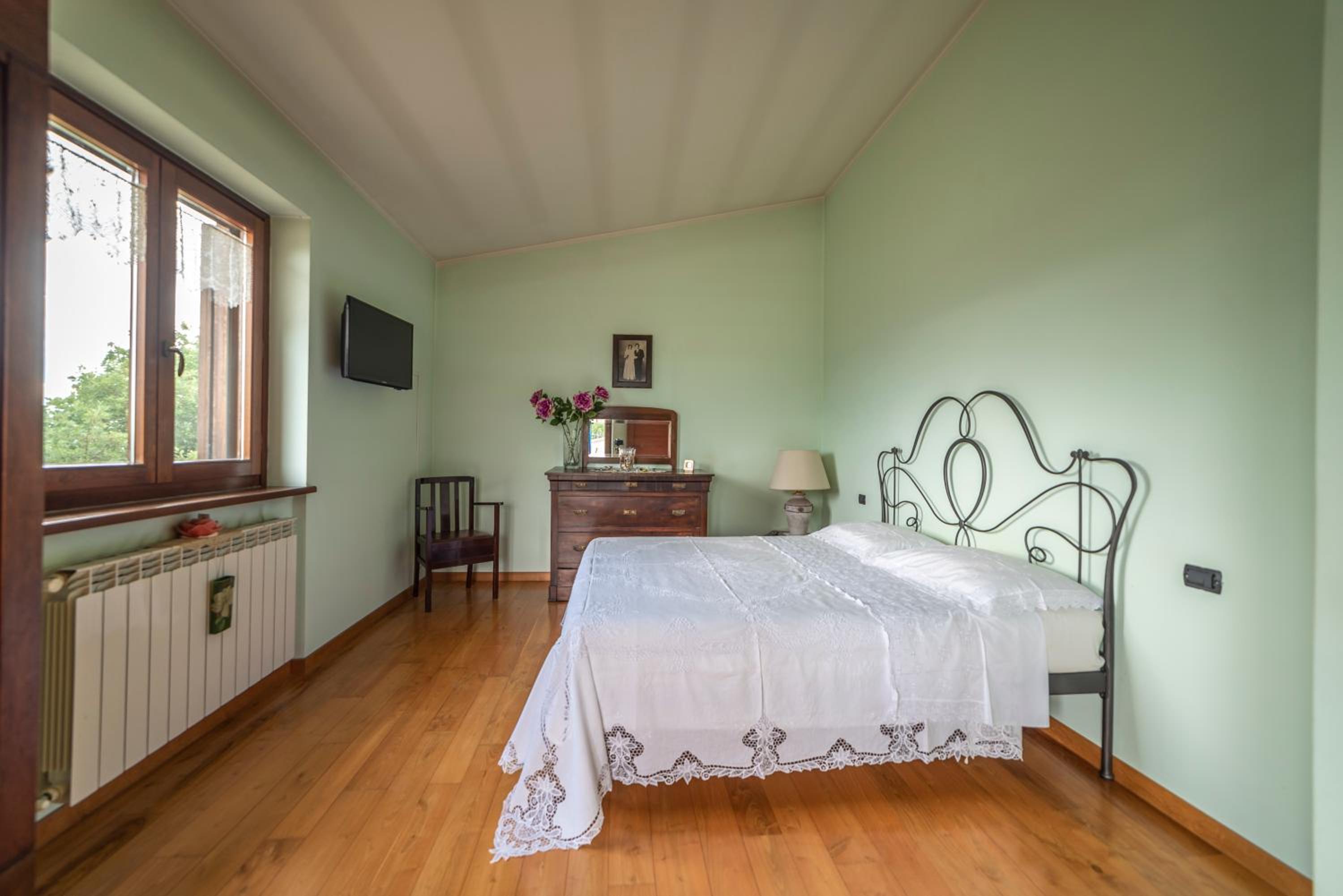 King Room with Garden View and Private Bathroom - Photo 1