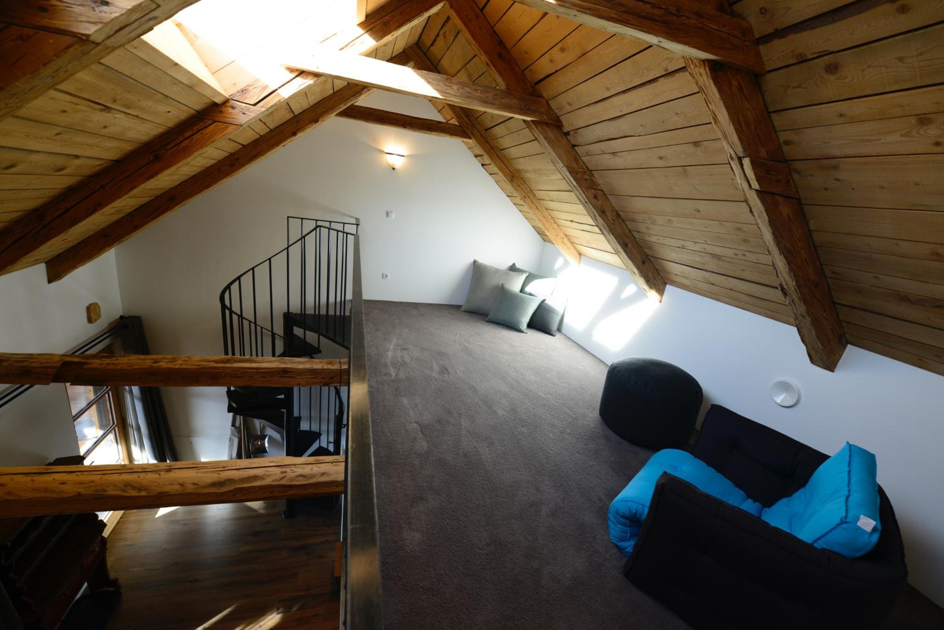 Apartment with Mountain View photo 1