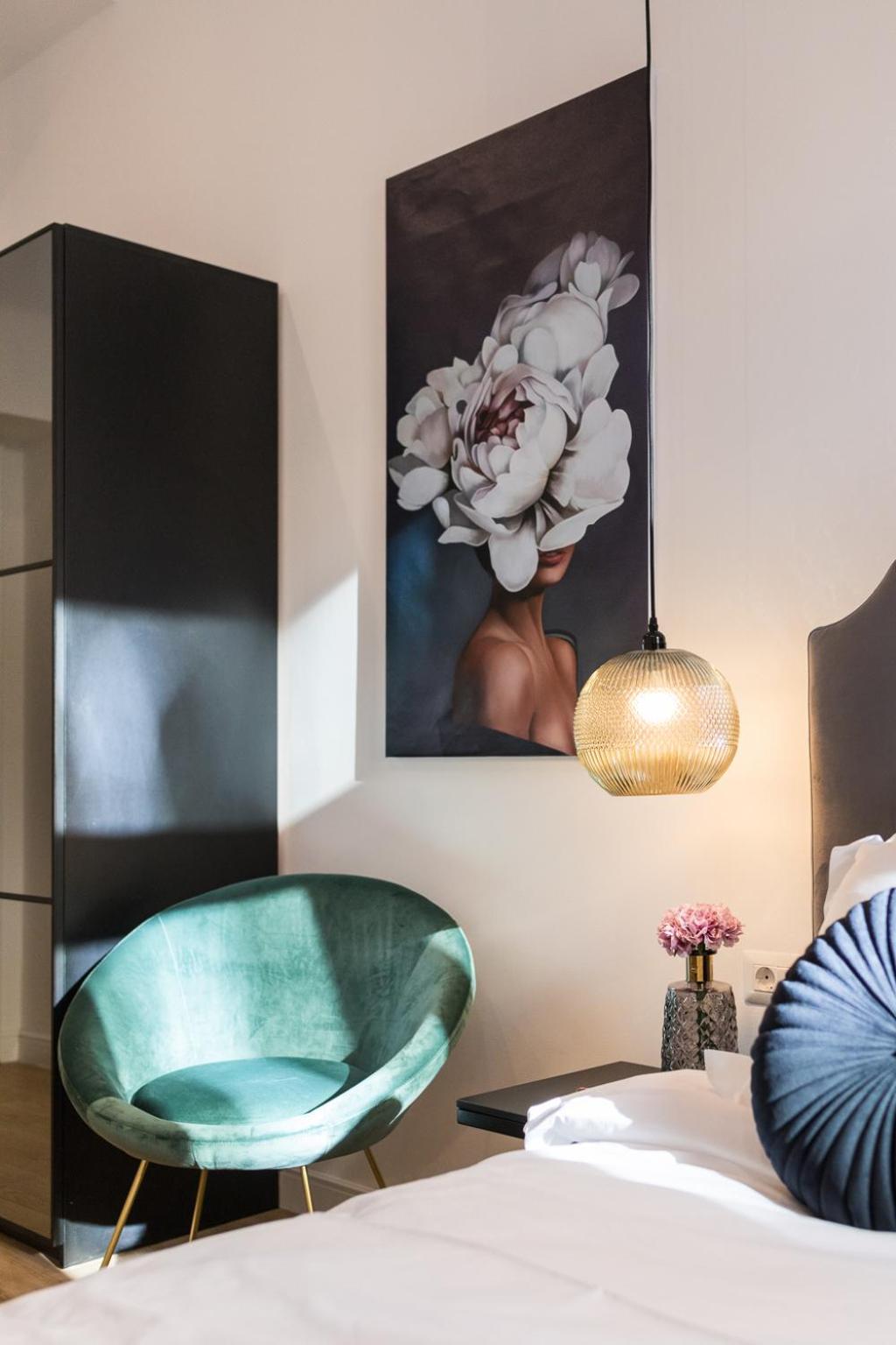 Studio Apartment - Photo 22