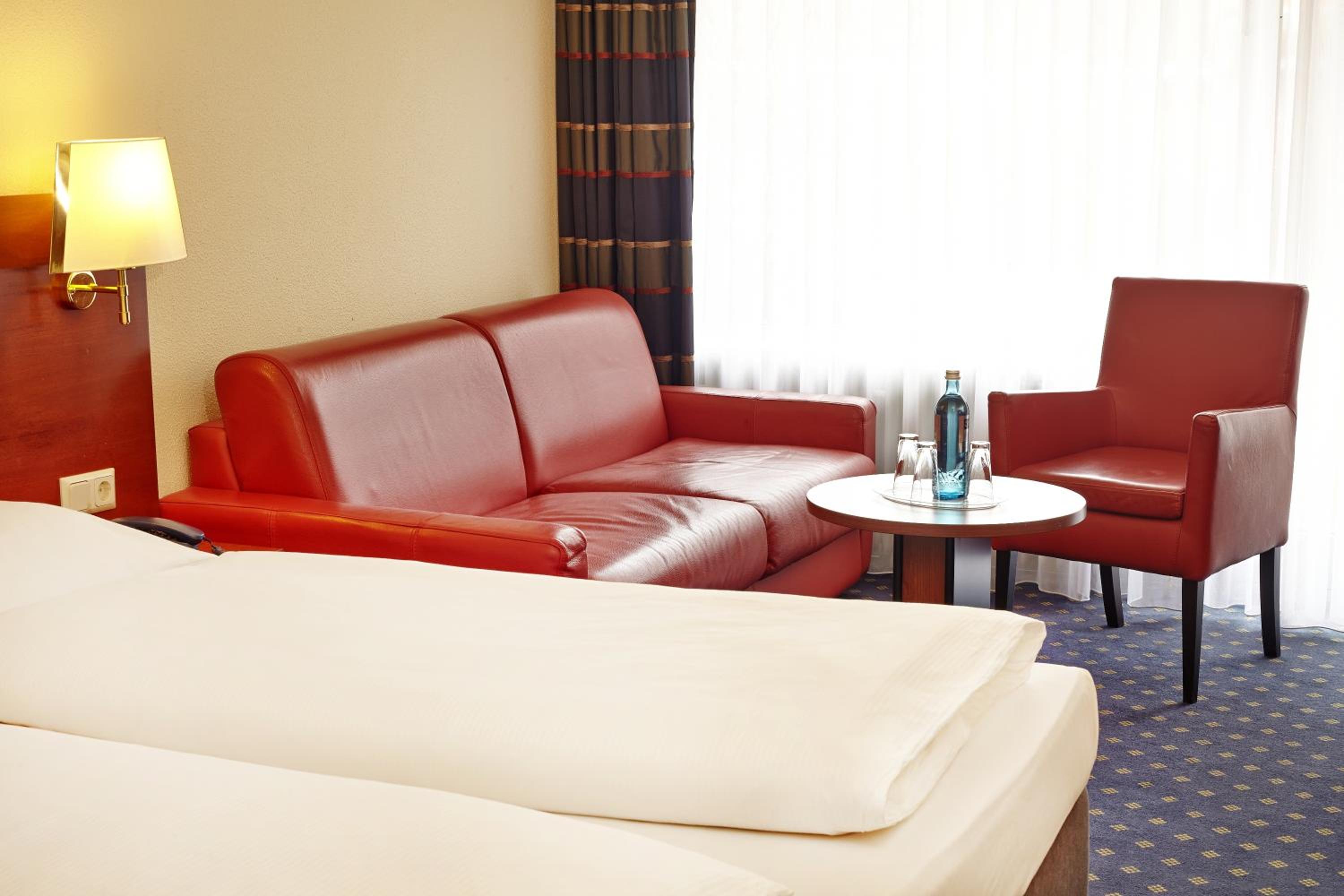 Family Room (2 Adults + 2 Children)