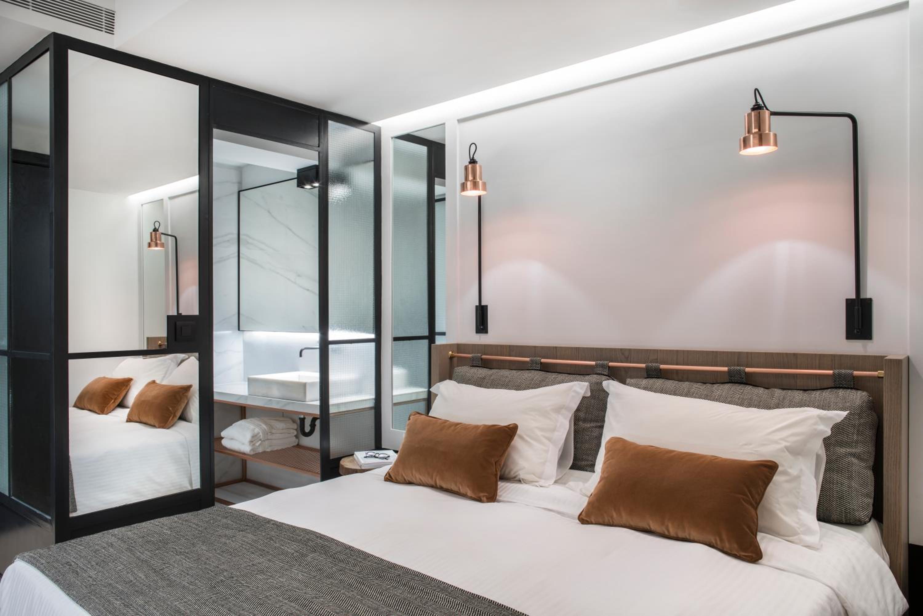 Urban Internal Double or Twin Room With No View - Photo 8