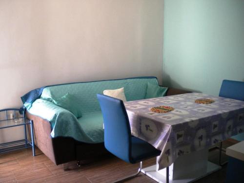 Apartment with Balcony photo 2