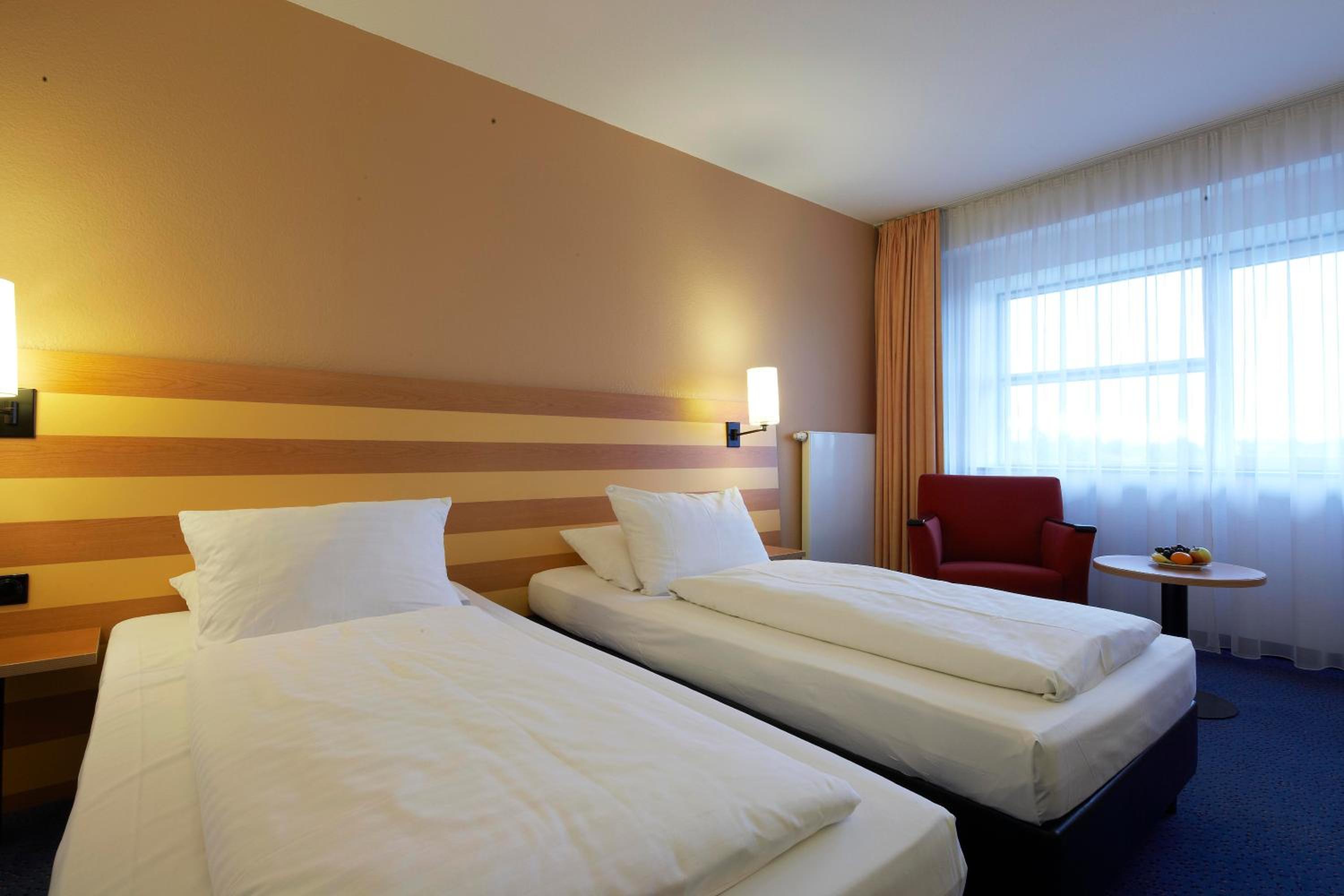 Standard Double or Twin Room - Photo 2