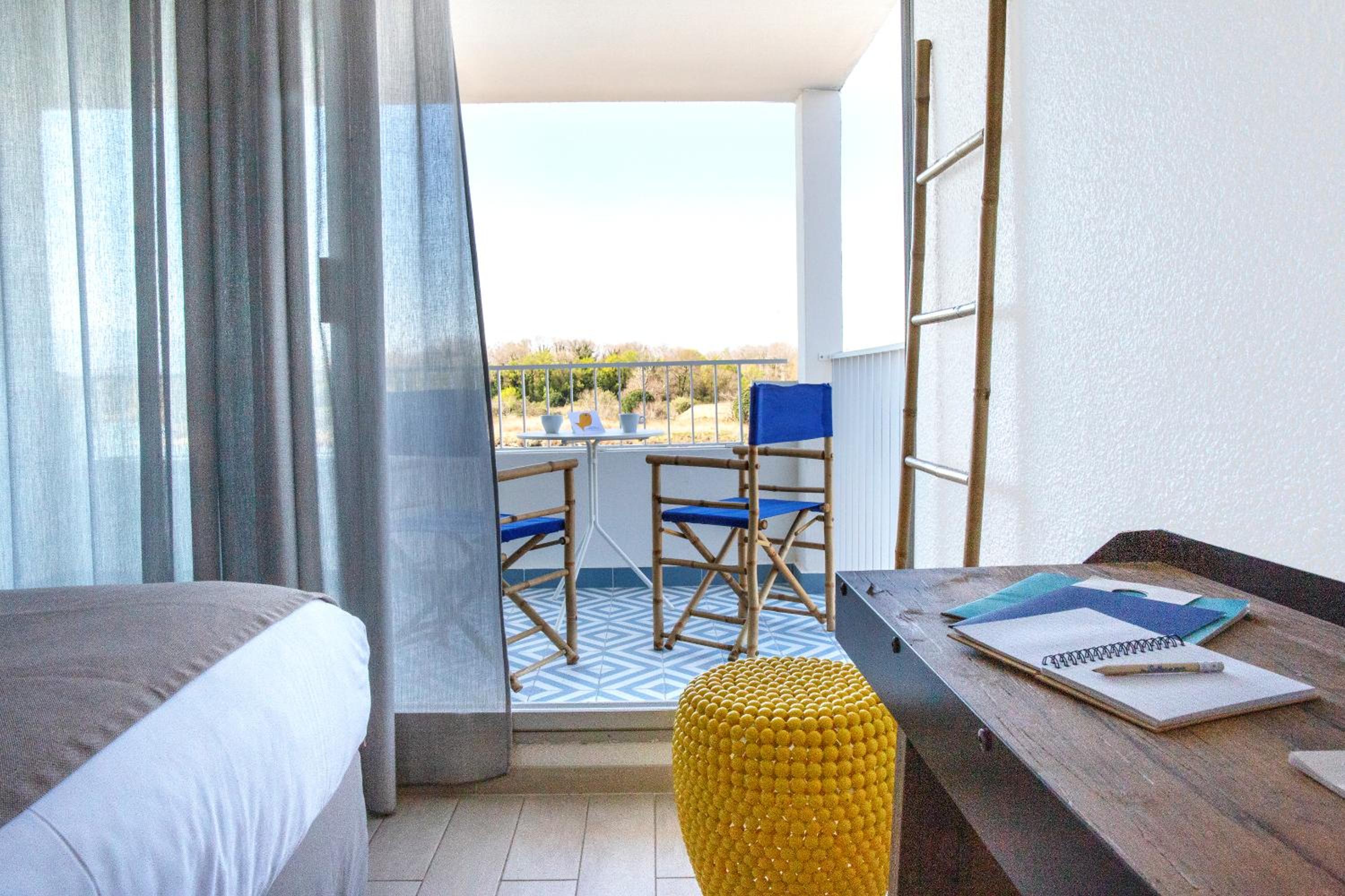 Double Room with Laguna View - Photo 6
