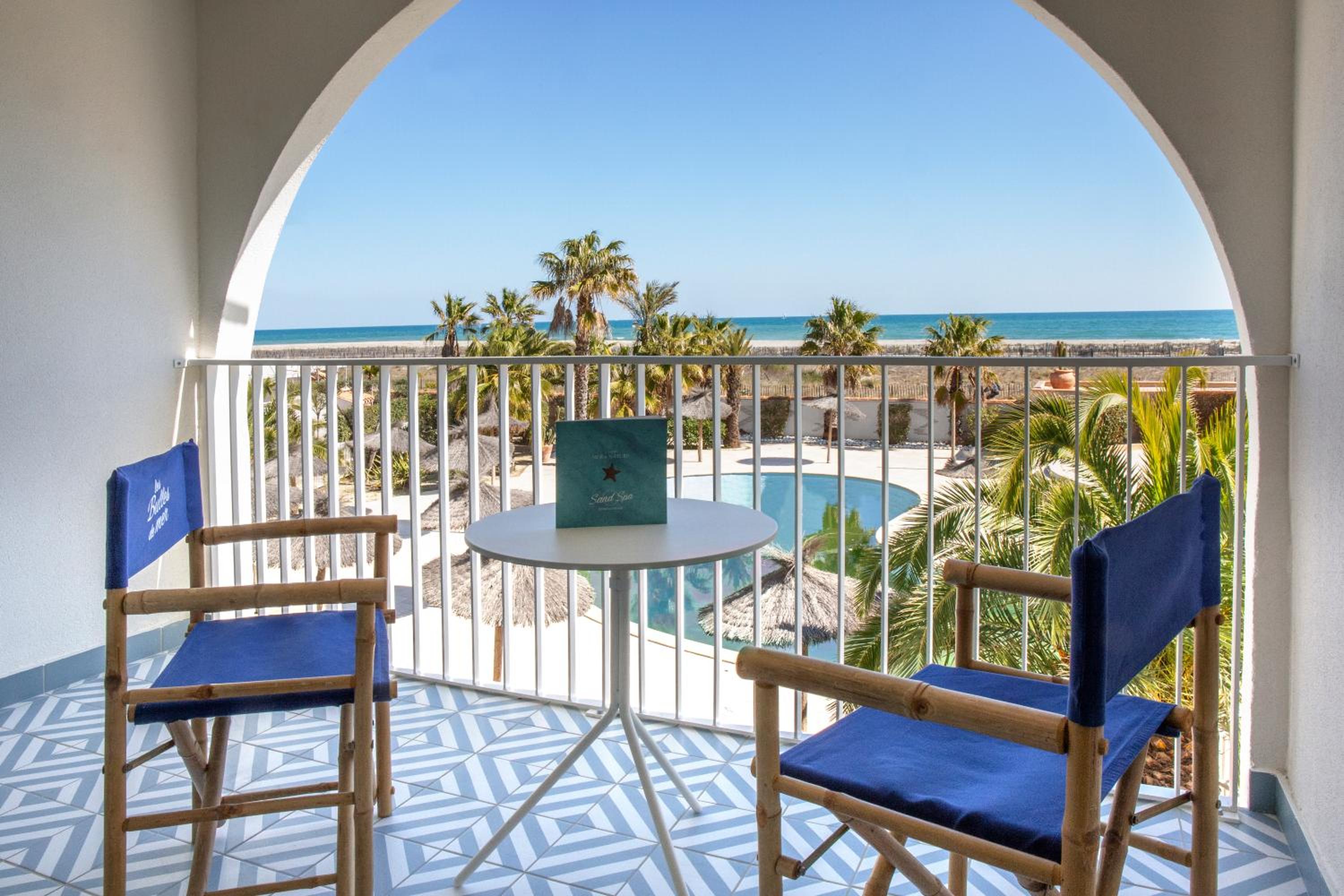Double Room with Sea View - Photo 7