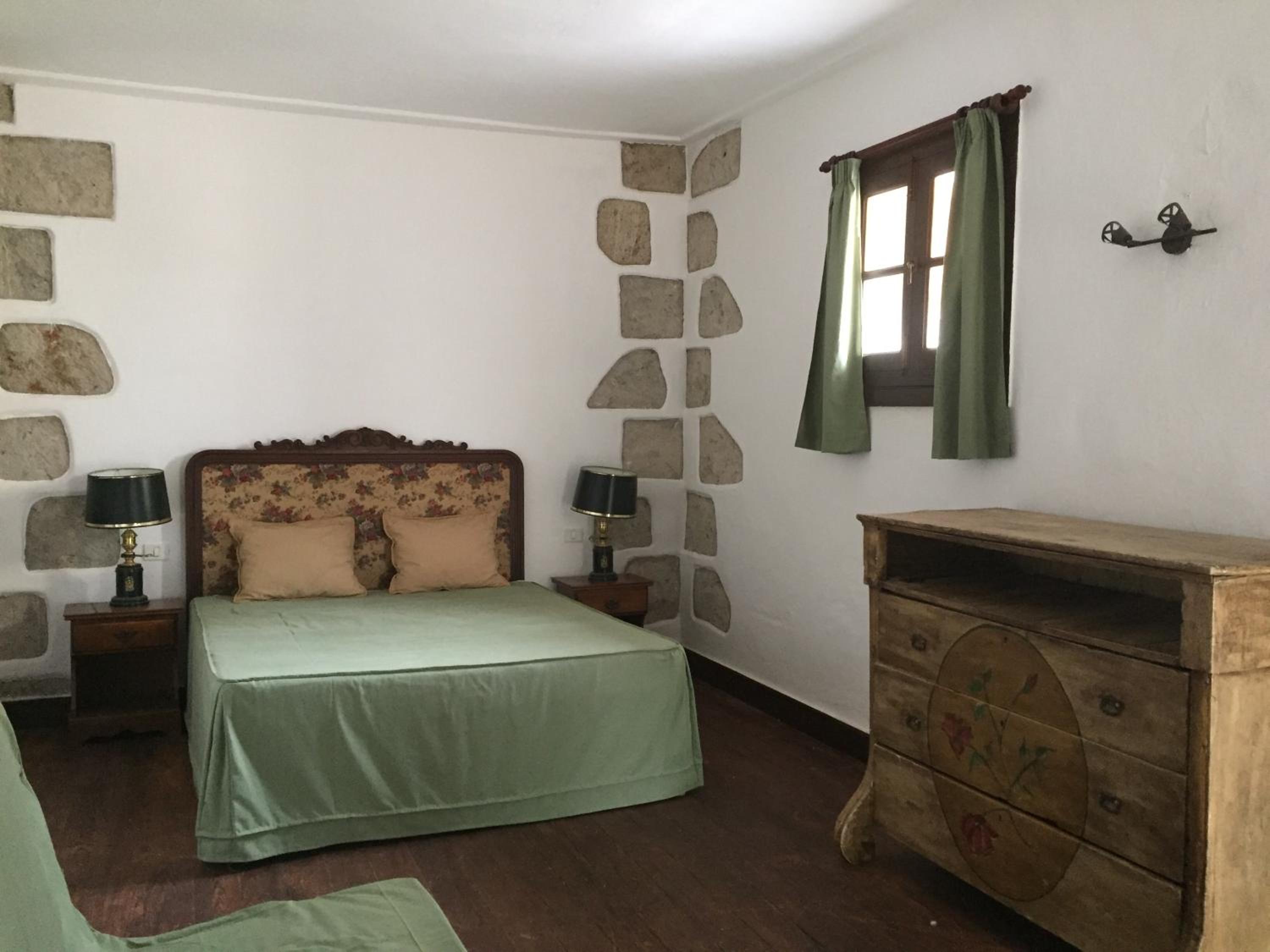 Four-Bedroom House photo 3