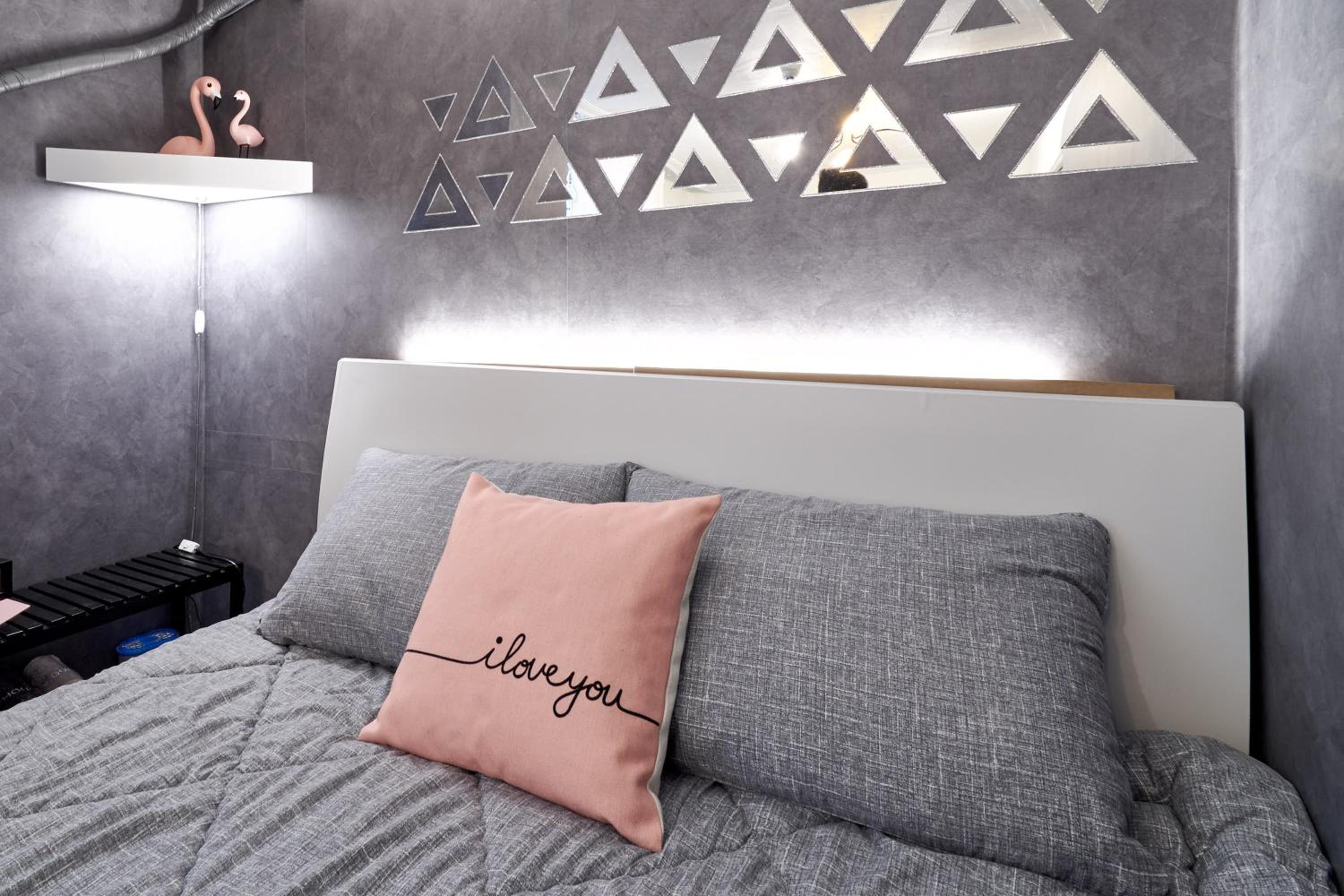 Female Standard Double Room with Shared Bathroom