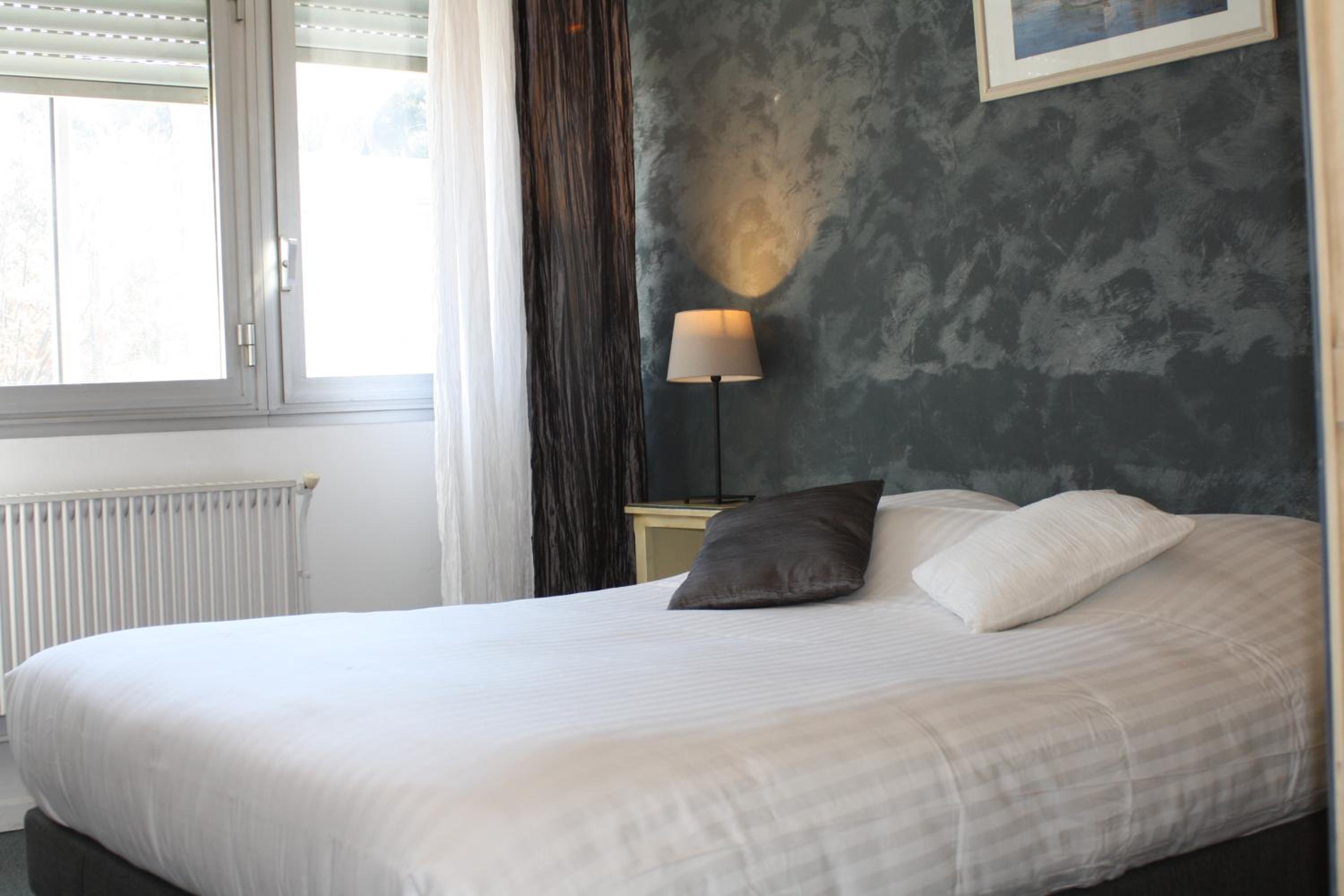 Comfort Double Room with Shower with Street View
