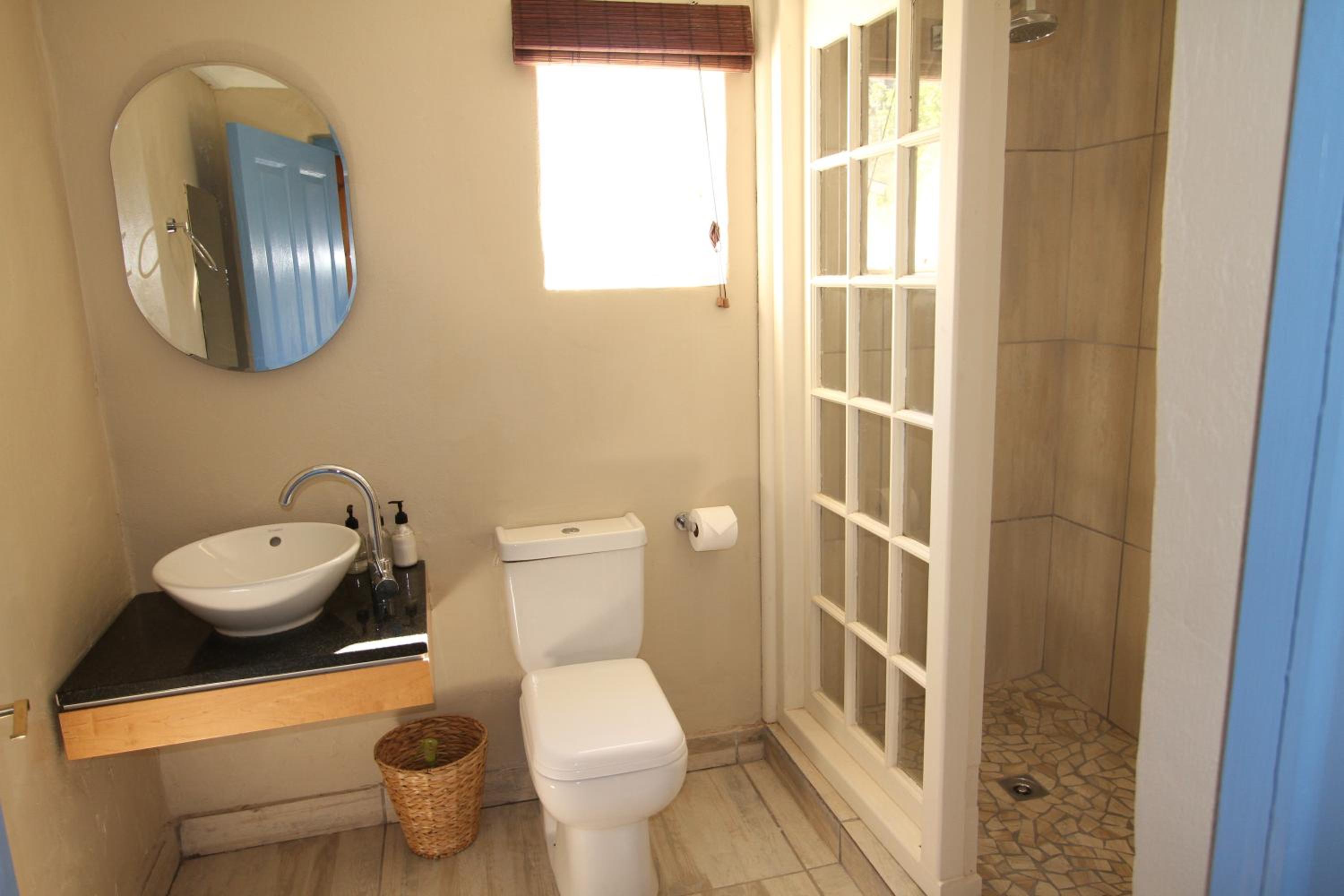 Standard Queen Room - Photo 2