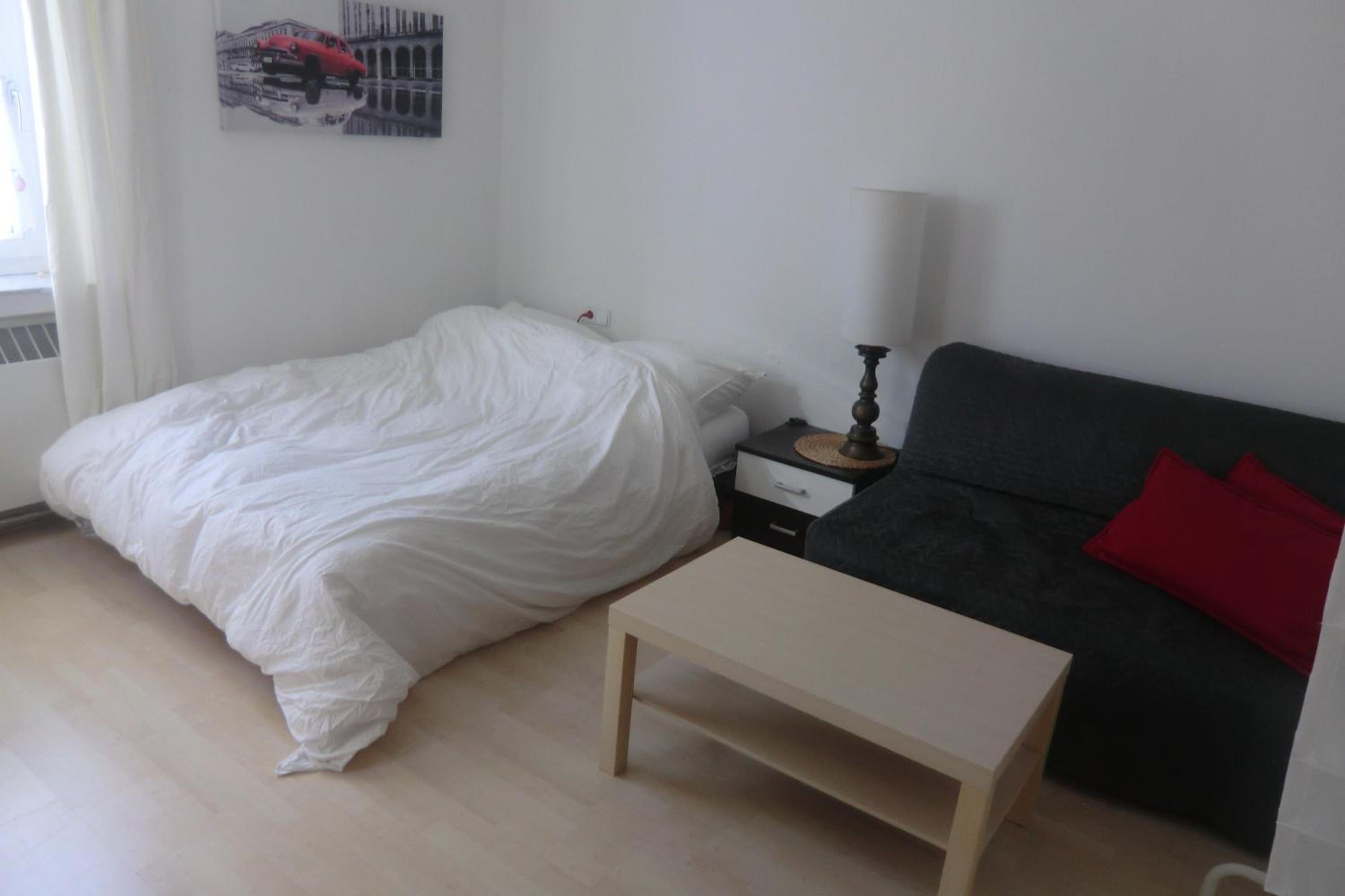 Double Room with Shared Bathroom photo 2