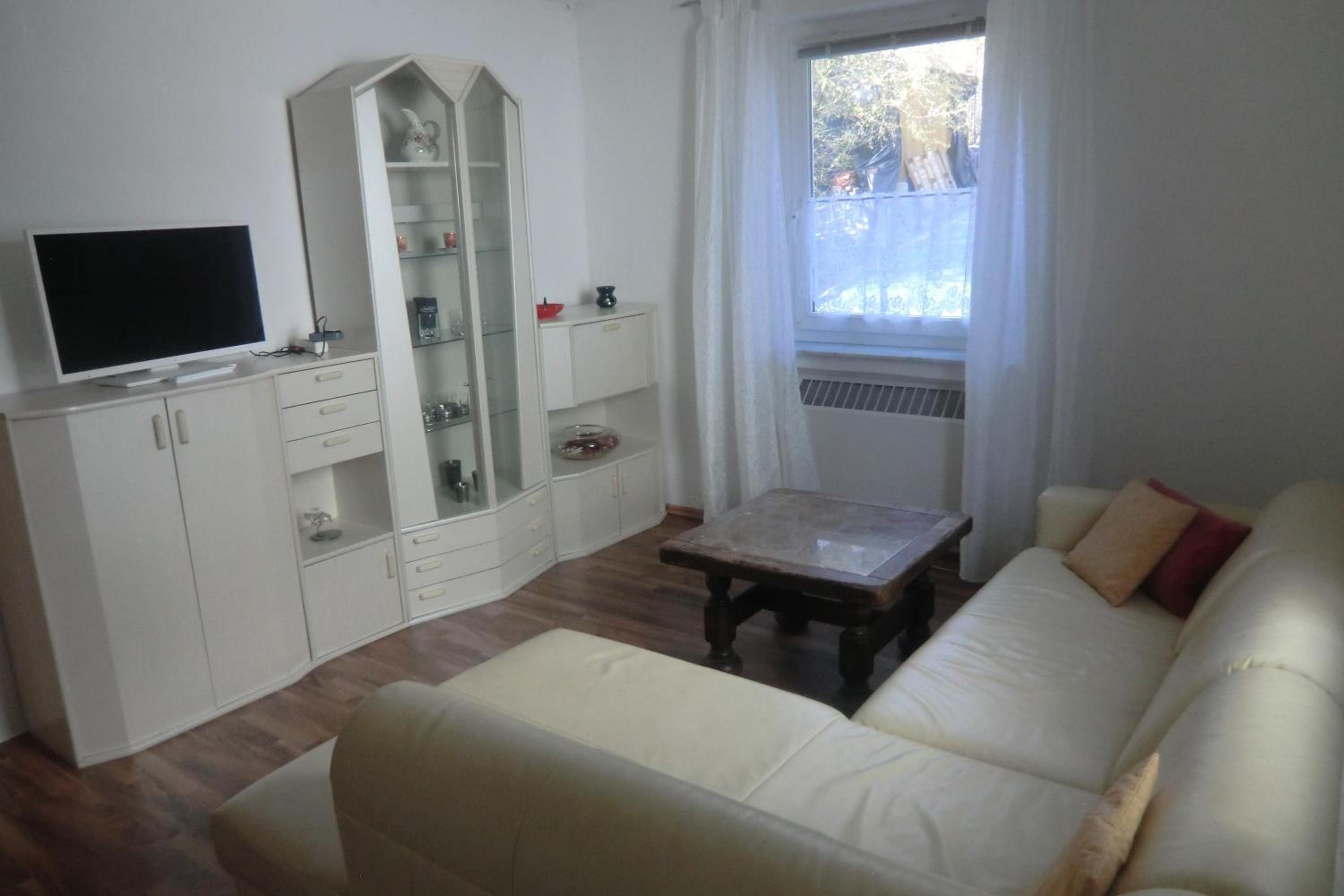 Double Room with Shared Bathroom photo 3