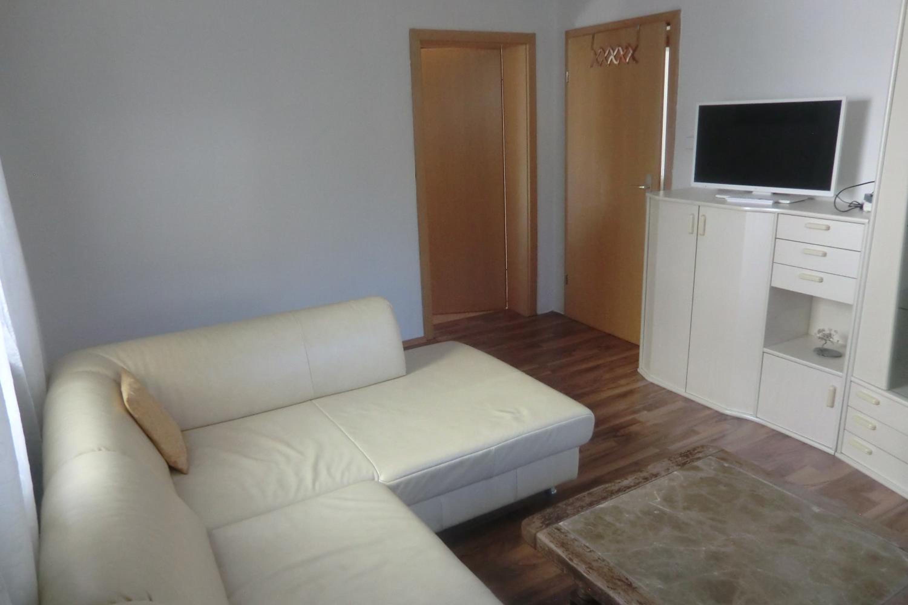 Double Room with Shared Bathroom photo 2