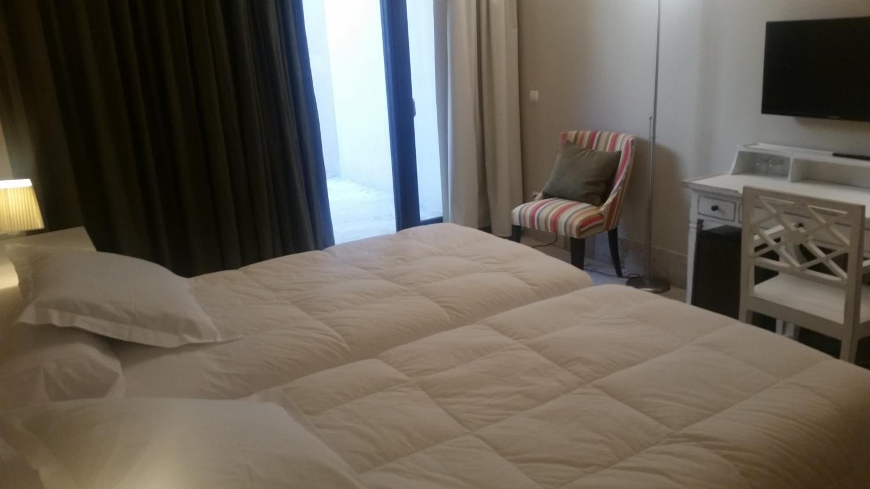 Double Room - Photo 2