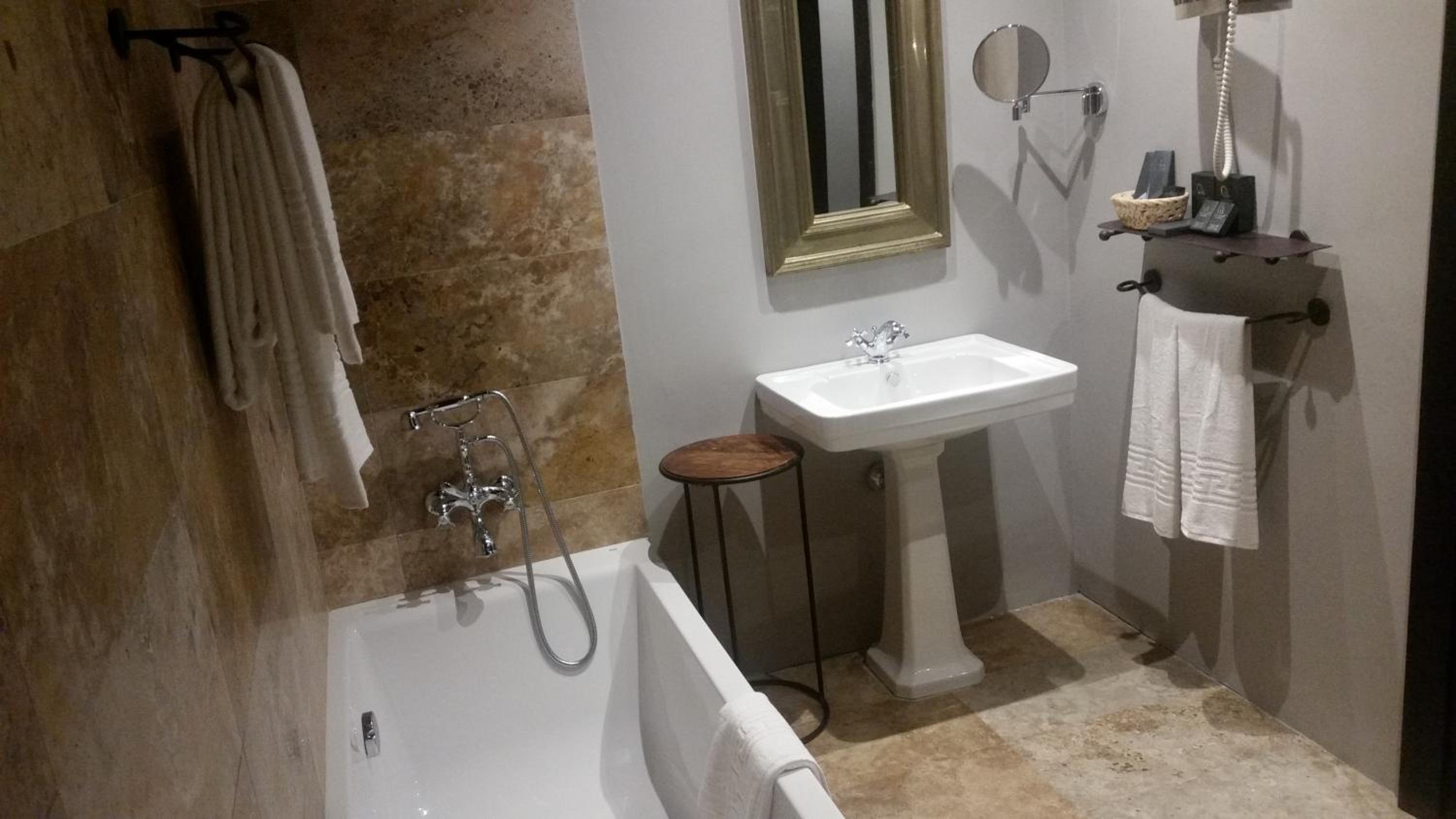 Superior Double Room - Photo 2
