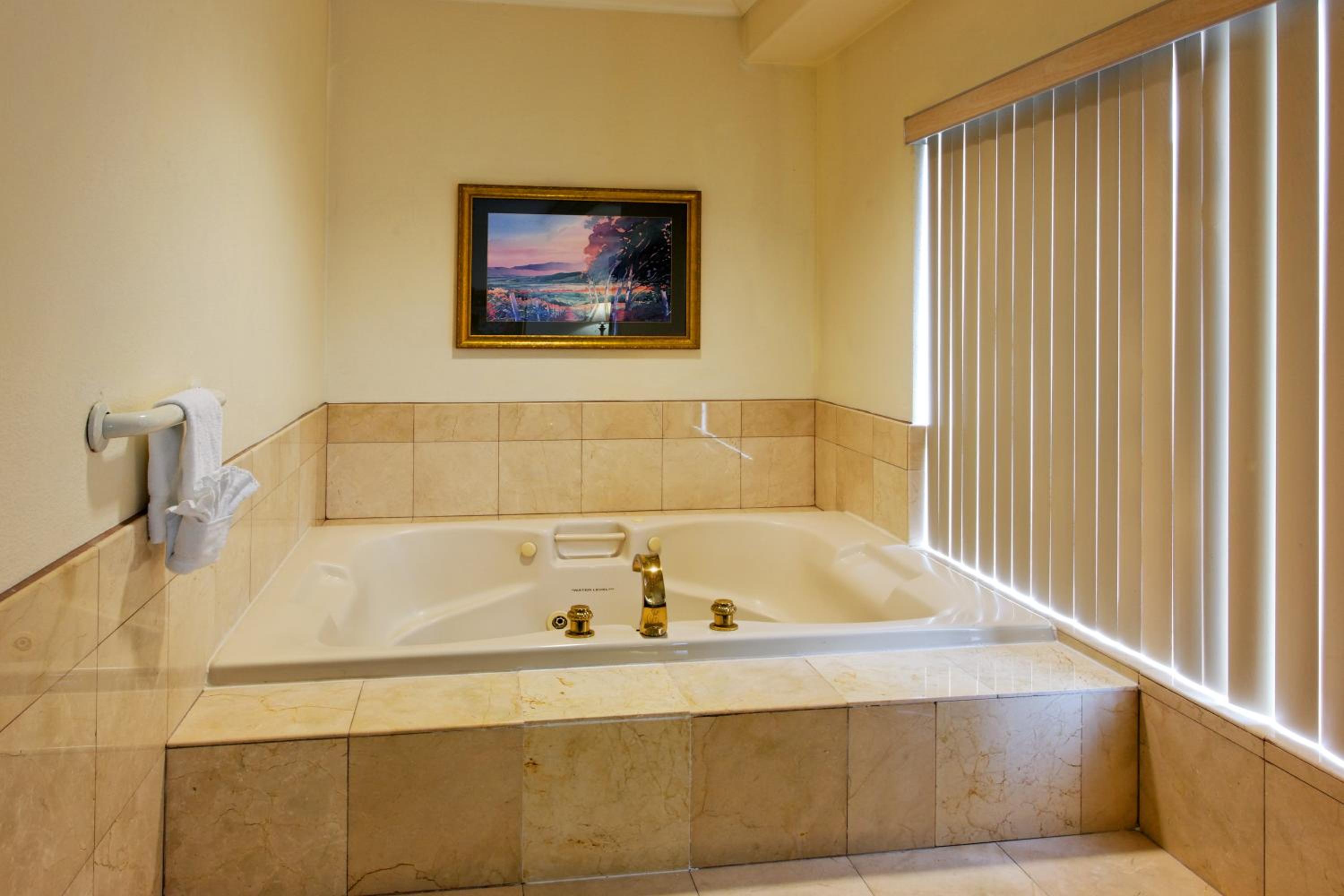King Suite with Jetted Tub