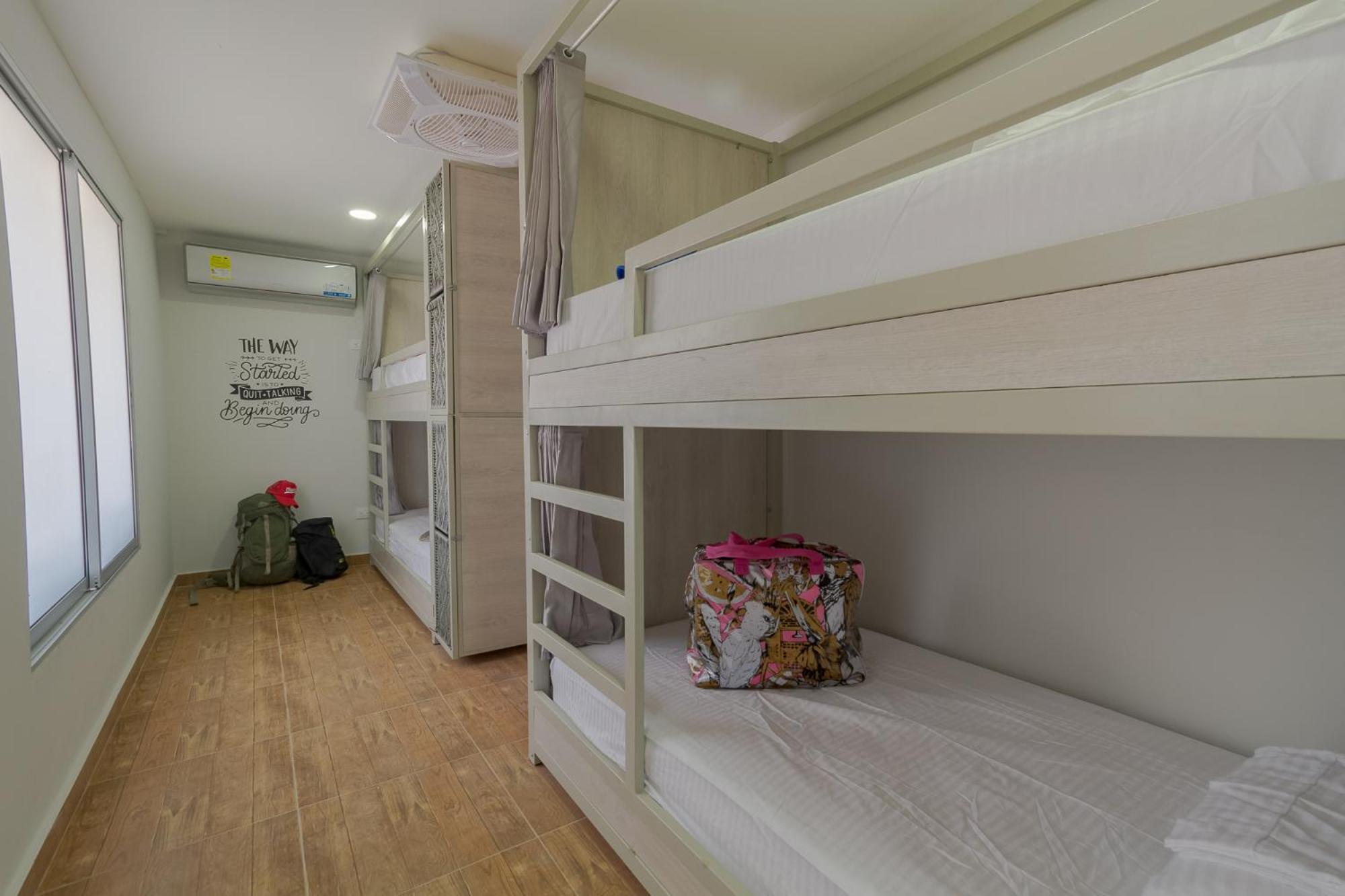 Bed in 10-Bed Mixed Dormitory Room photo 1