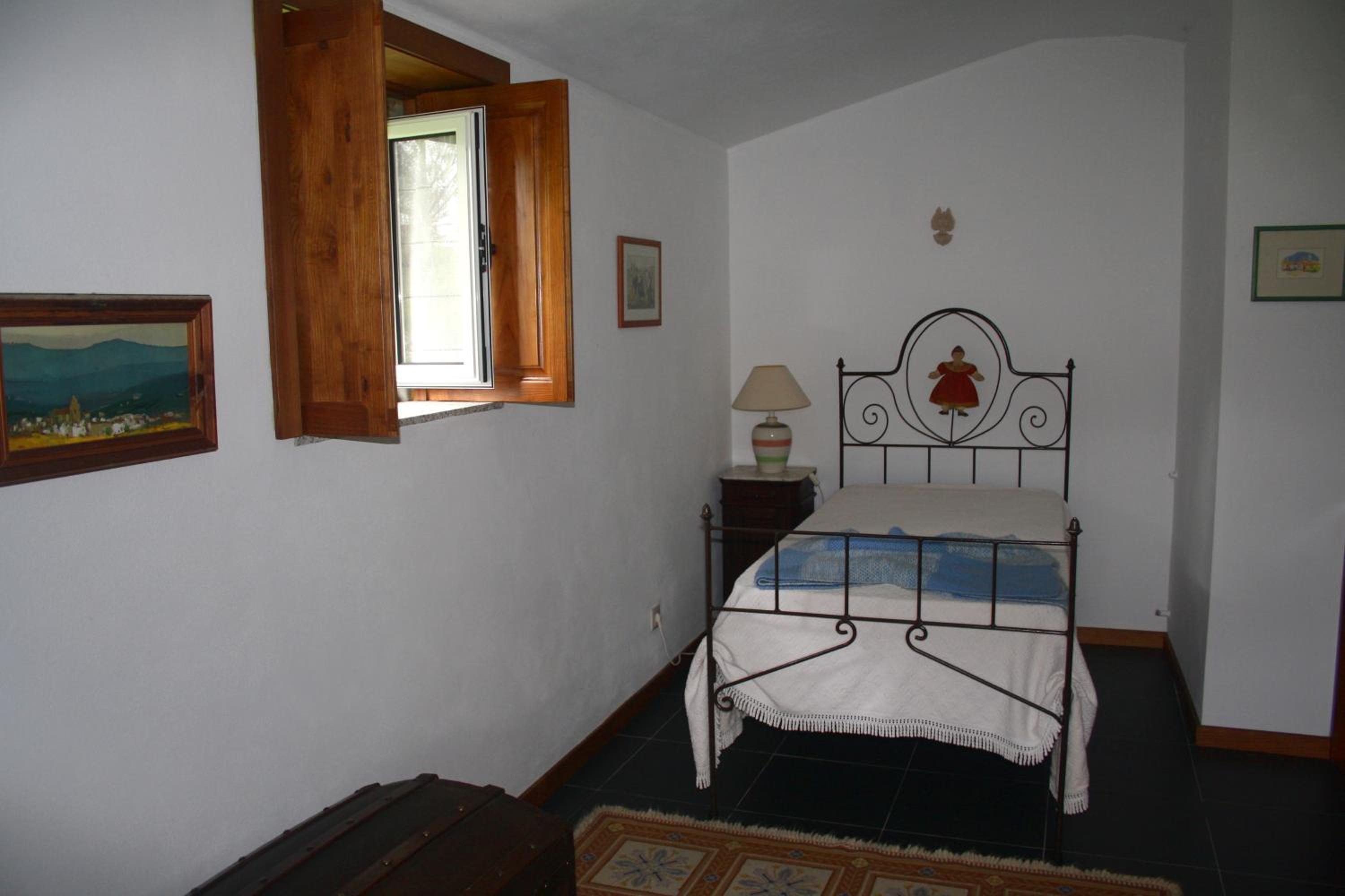 Three-Bedroom House - Photo 7