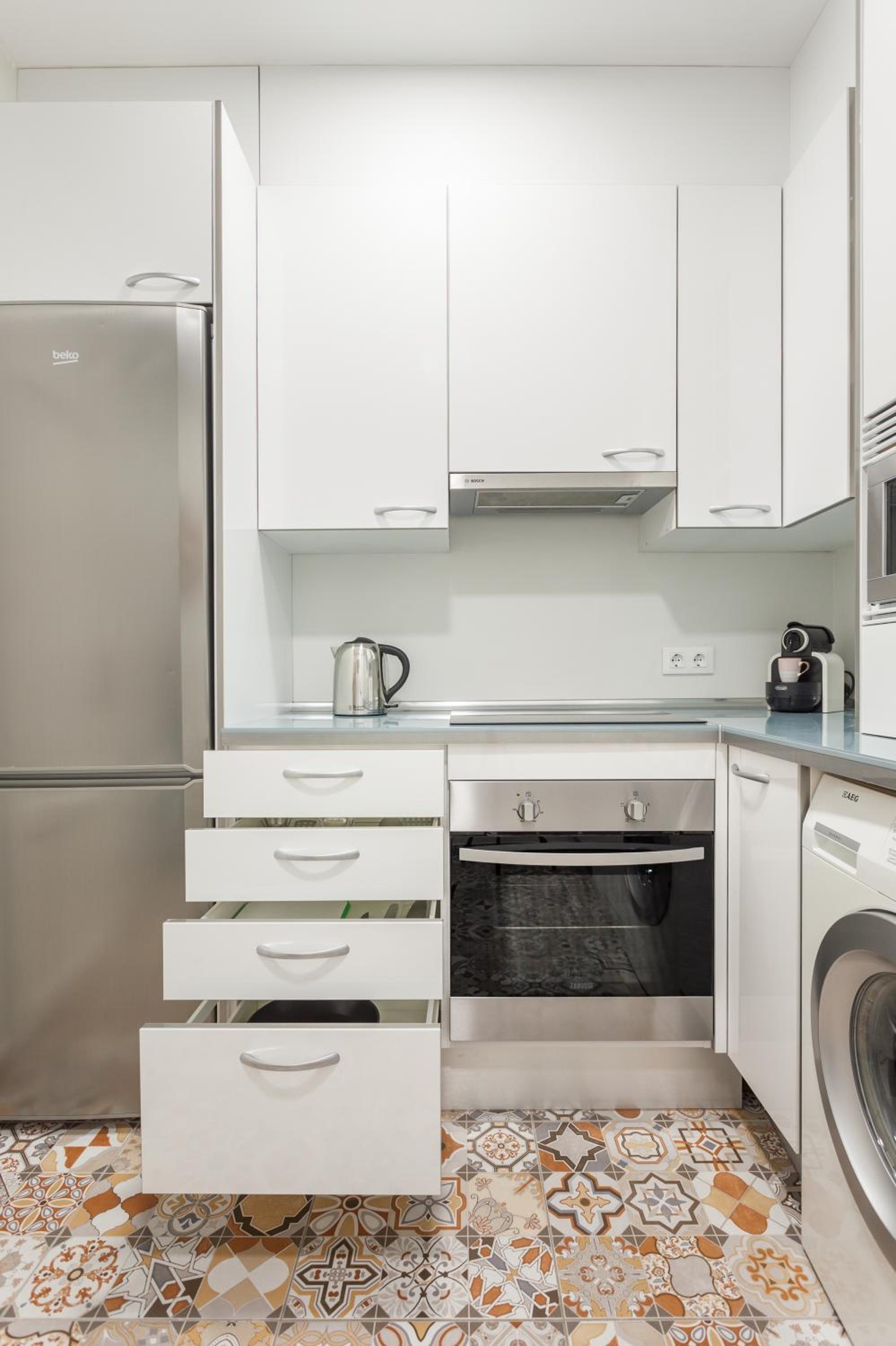 Three-Bedroom Apartment - Calle Viladomat(remodeled), 107 photo 3