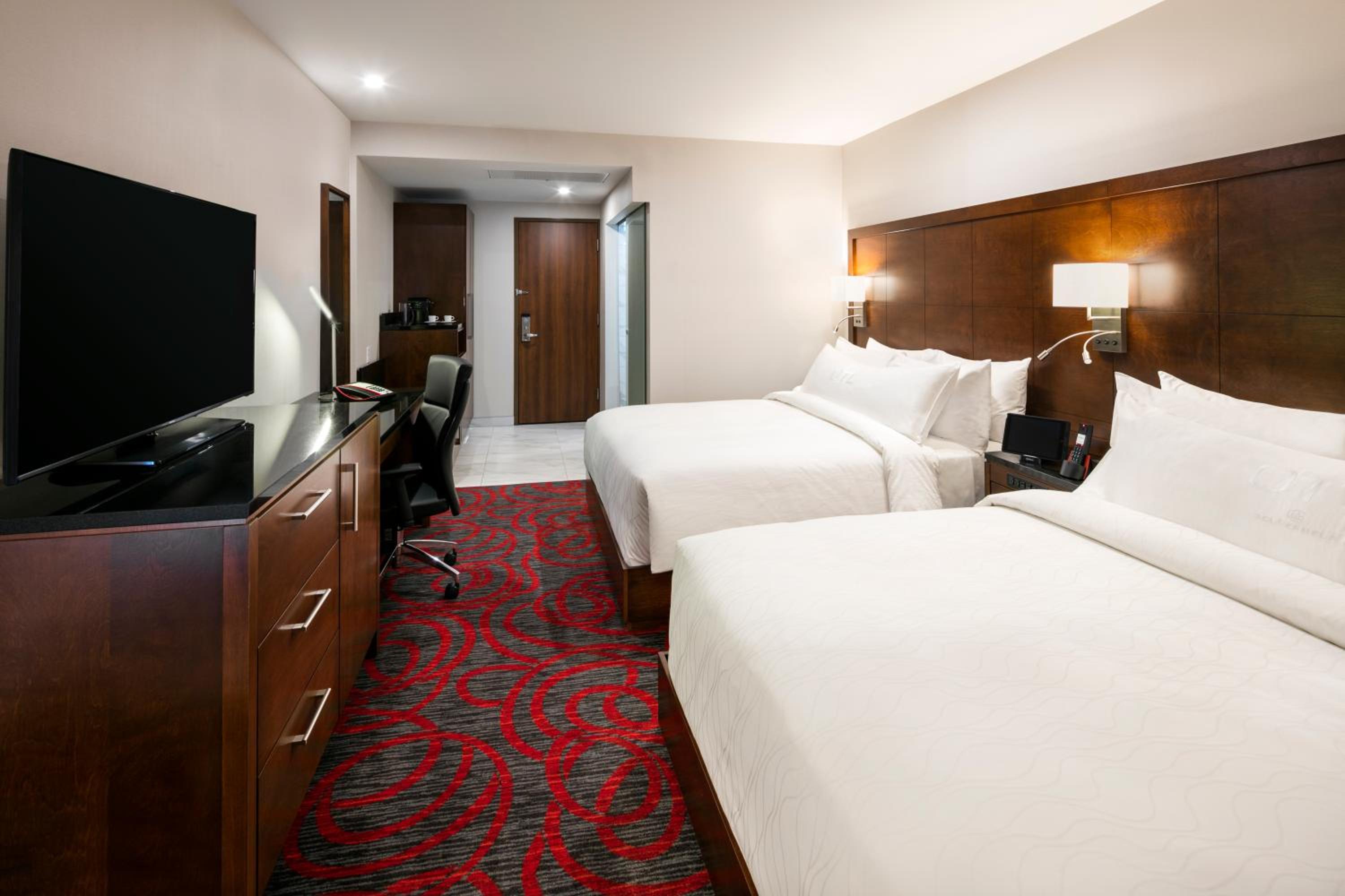 Superior Queen Room with Two Queen Beds photo 1