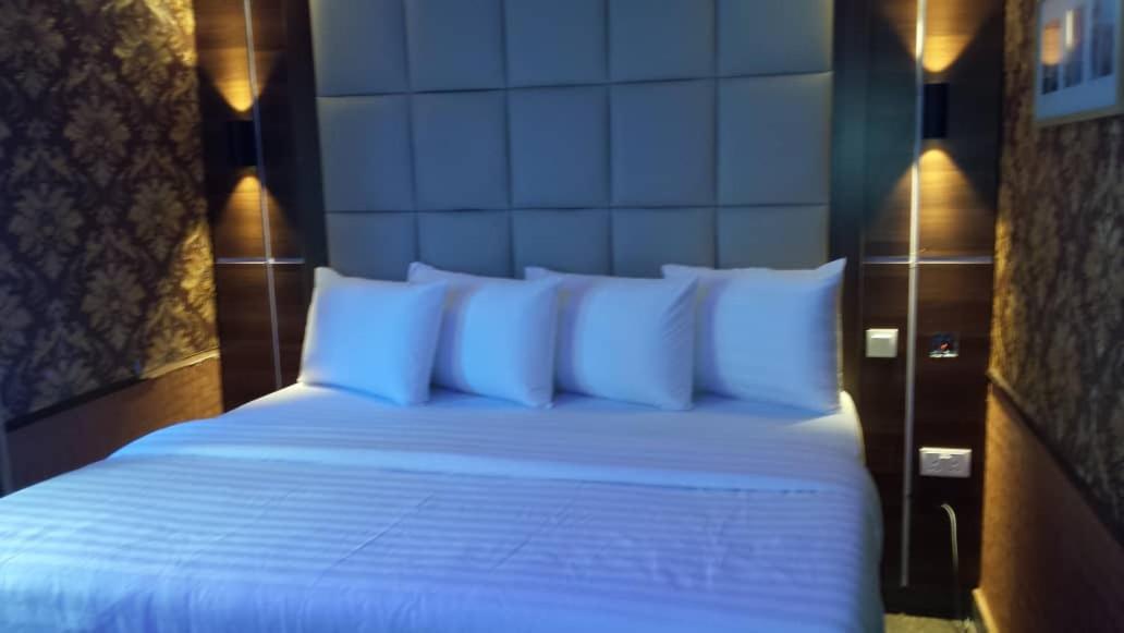 Executive Room photo 1