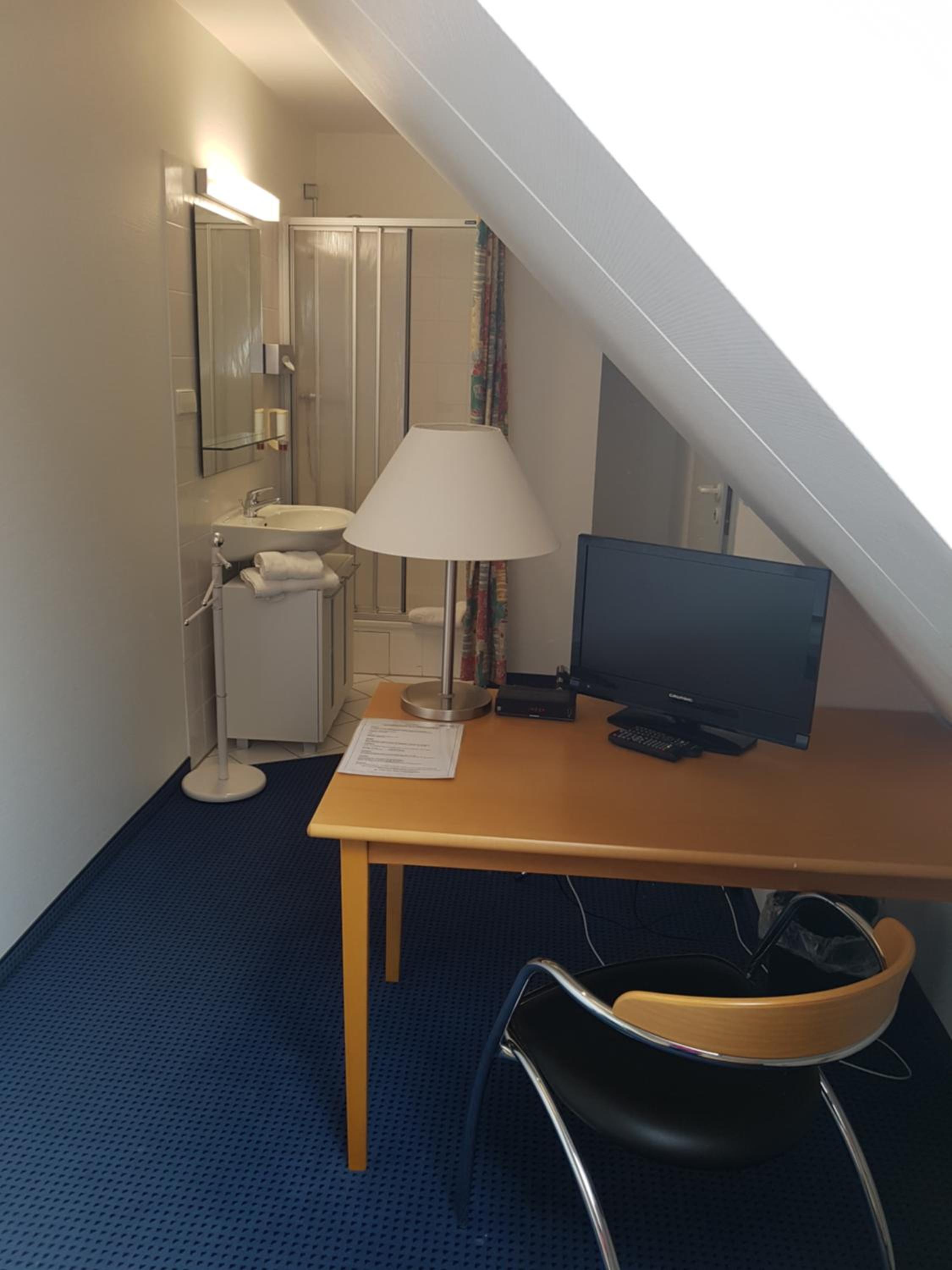 Single Room with Private External Bathroom photo 1