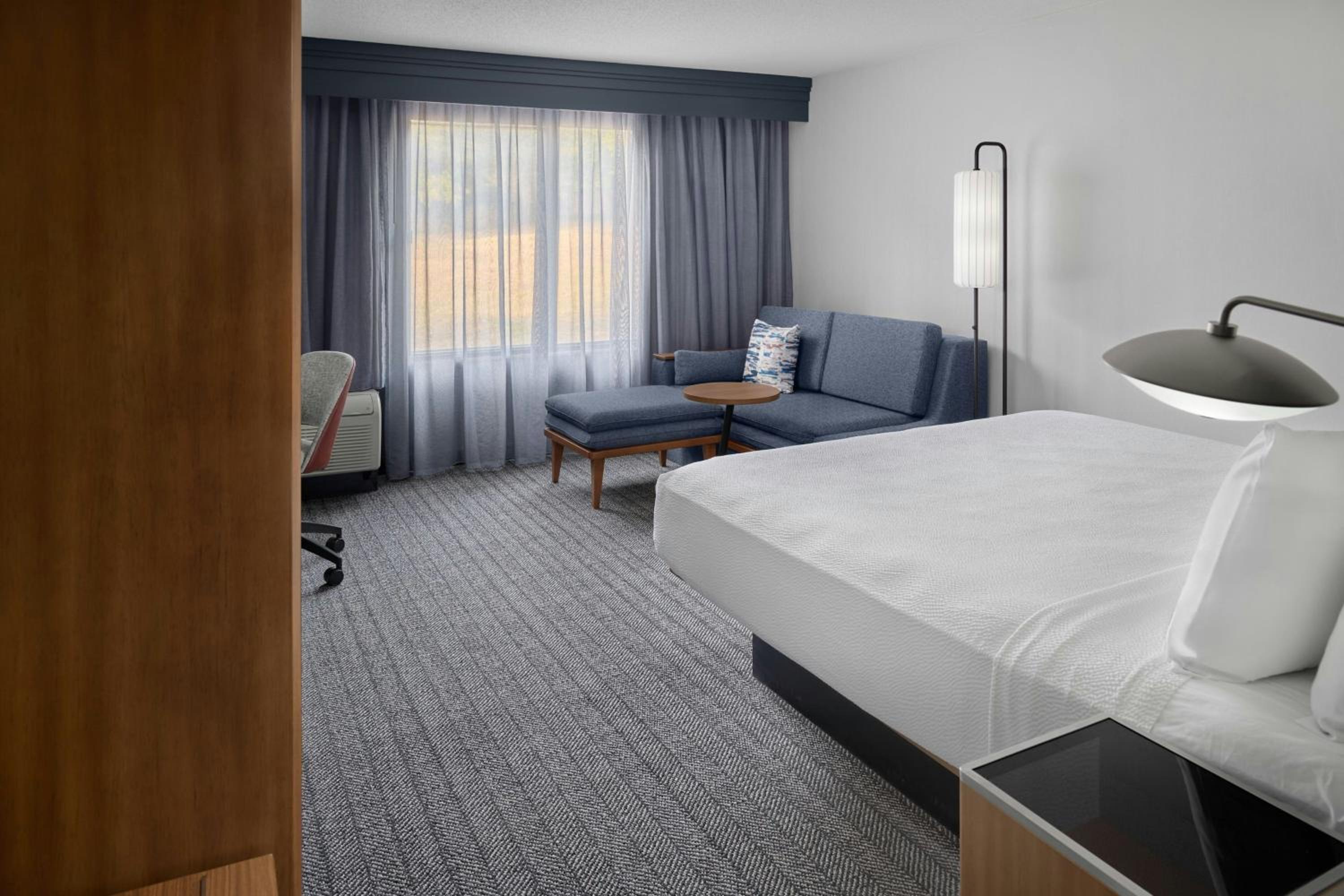 King Room with Sofa Bed