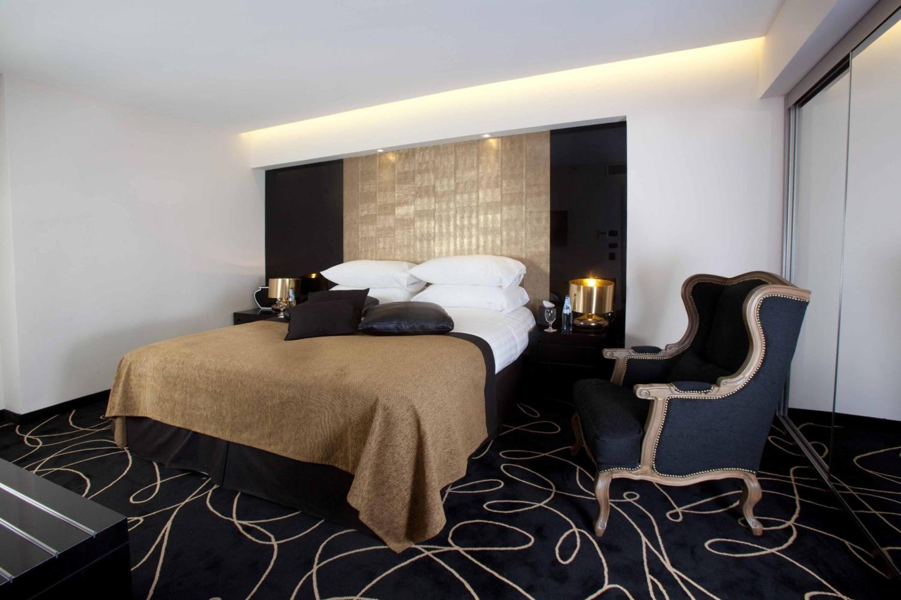 King Solomon Executive Suite - Photo 11