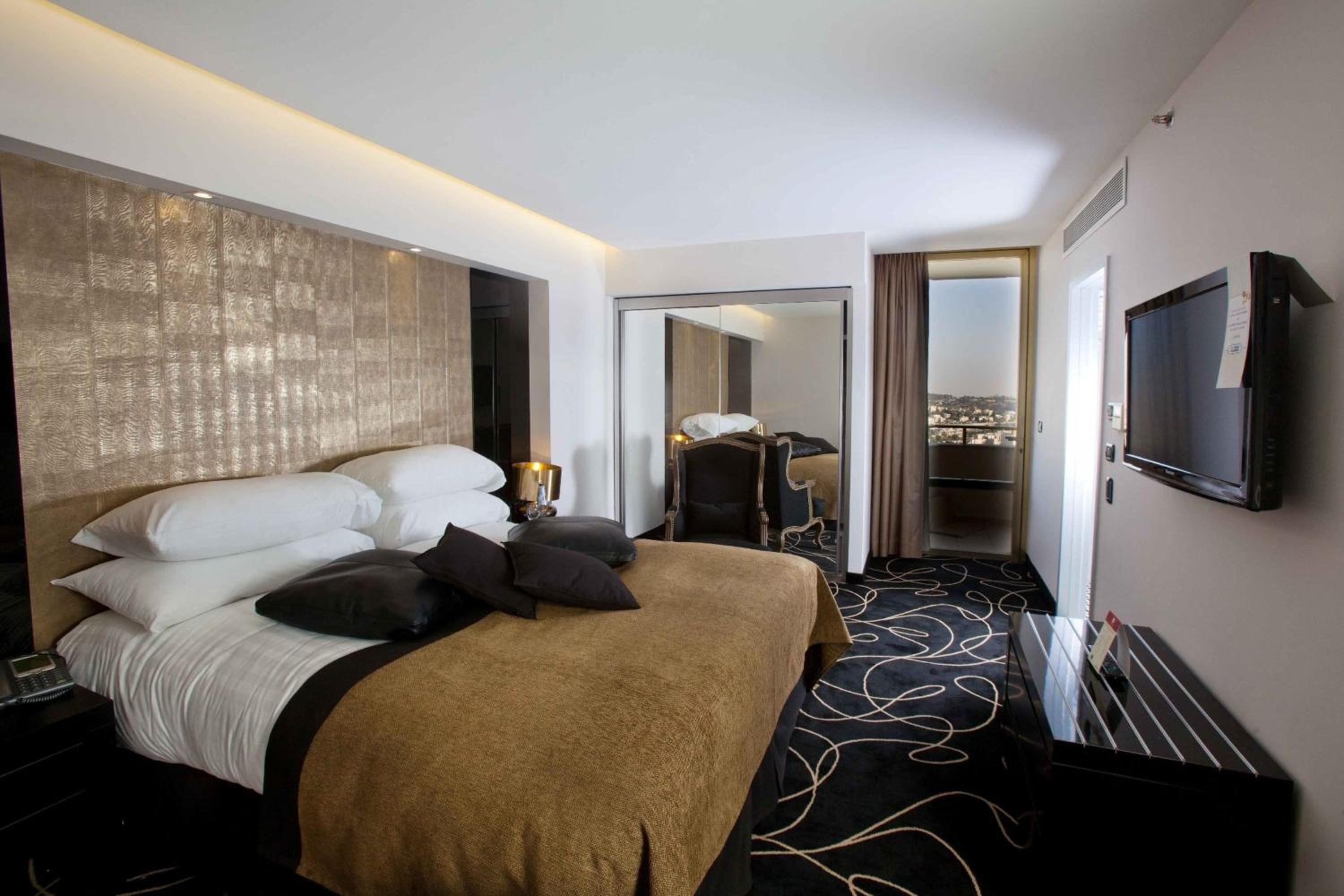 King Solomon Executive Suite - Photo 10
