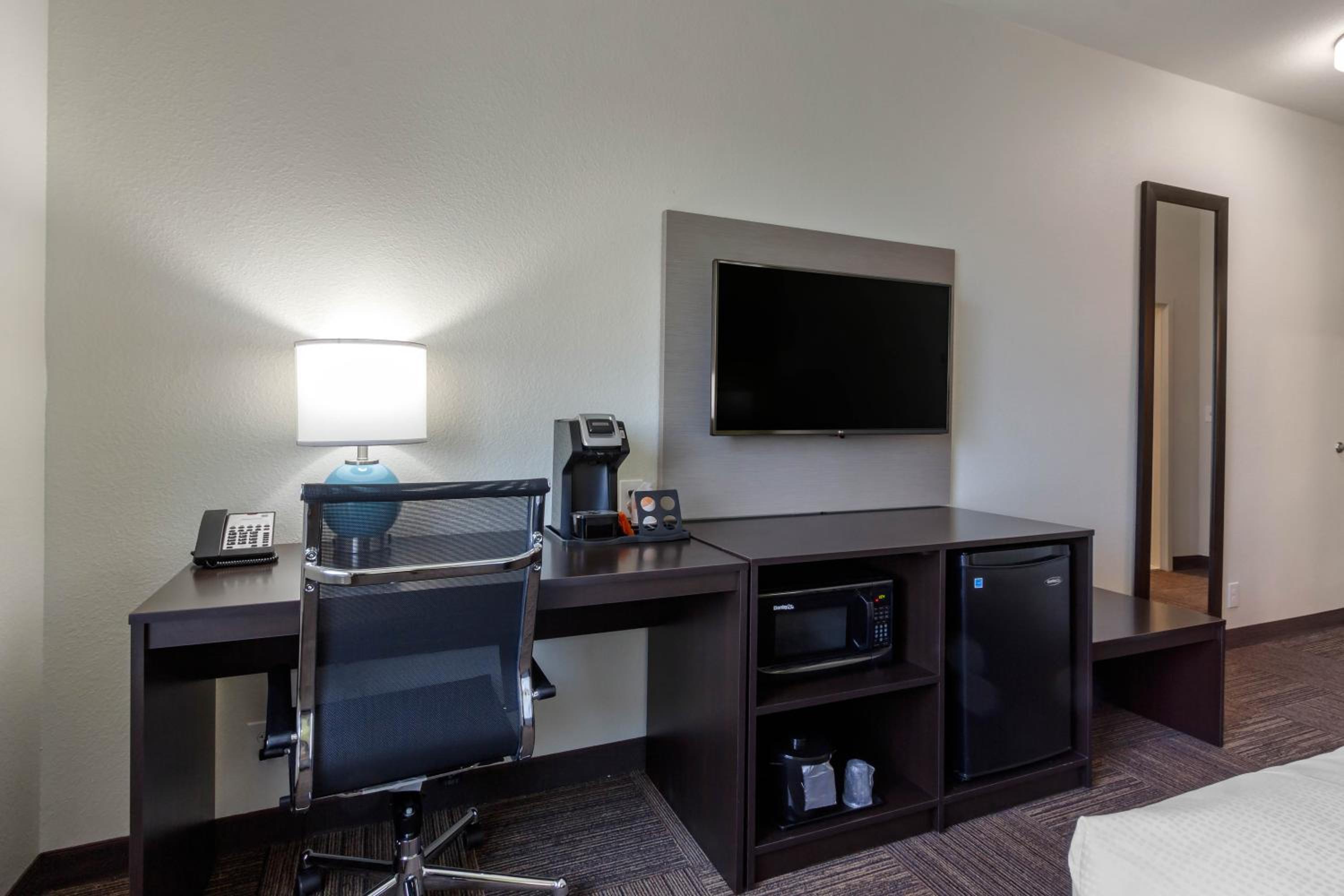 Standard King Room - Non-Smoking  - Photo 2