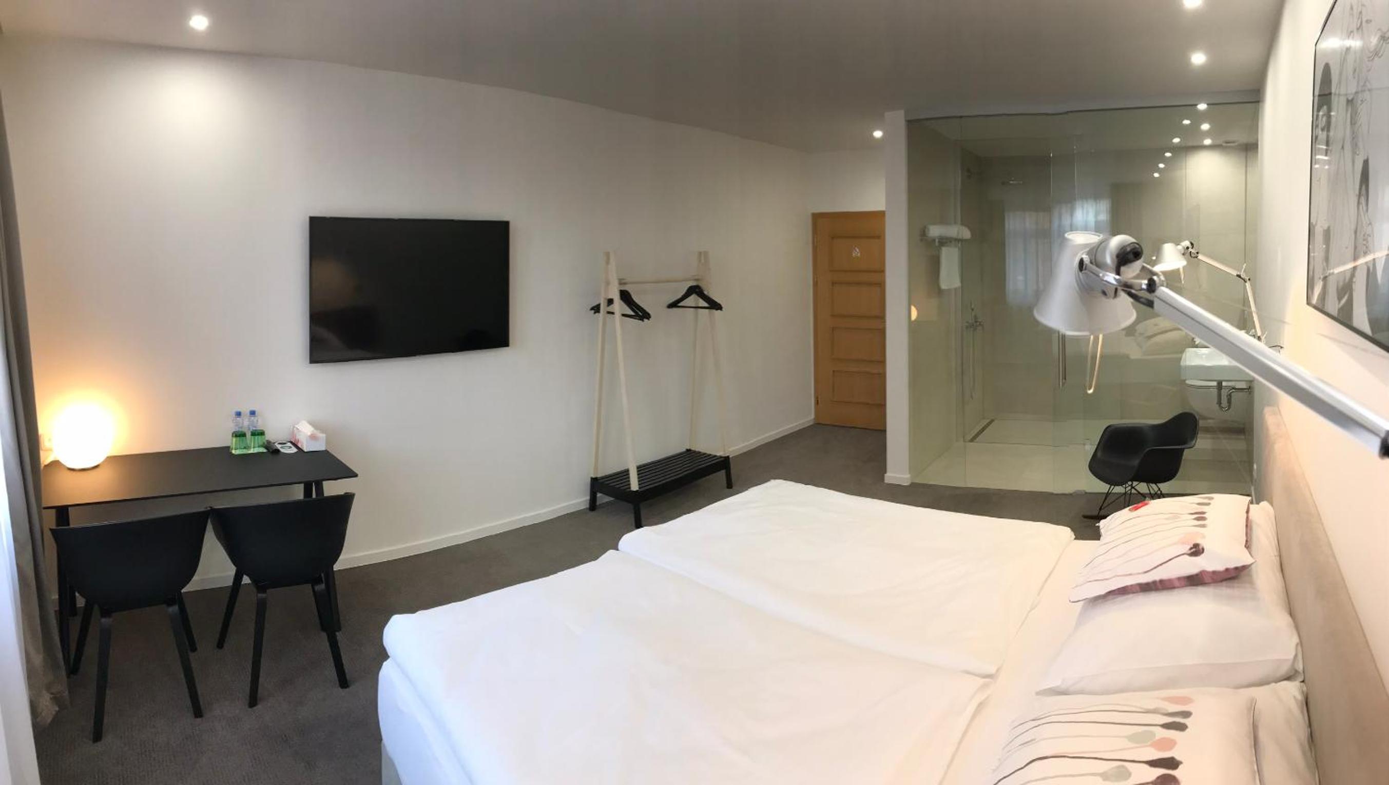 Comfort Business Double or Twin Room with Street View - Photo 18