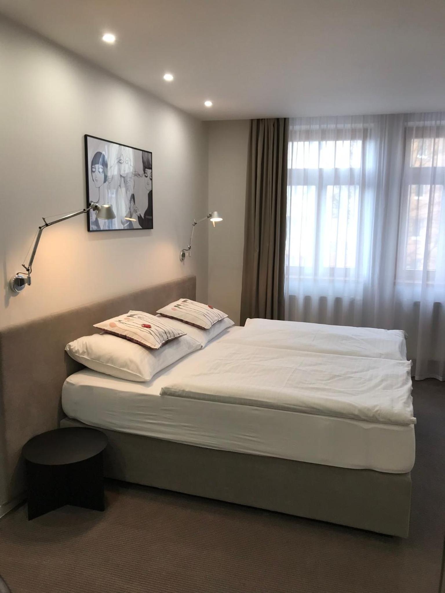 Comfort Business Double Room with Courtyard View - Photo 13