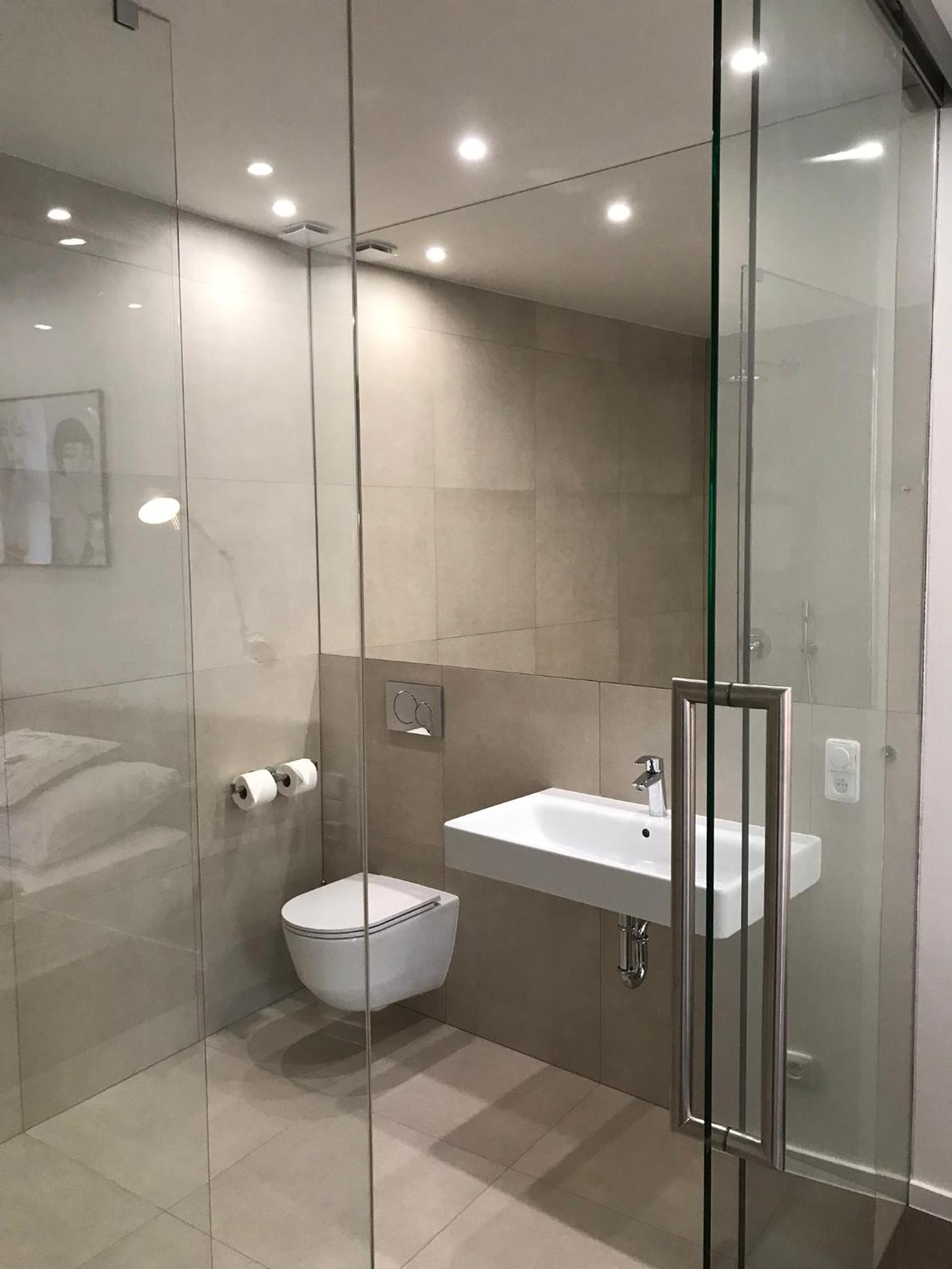 Comfort Business Double or Twin Room with Street View - Photo 9
