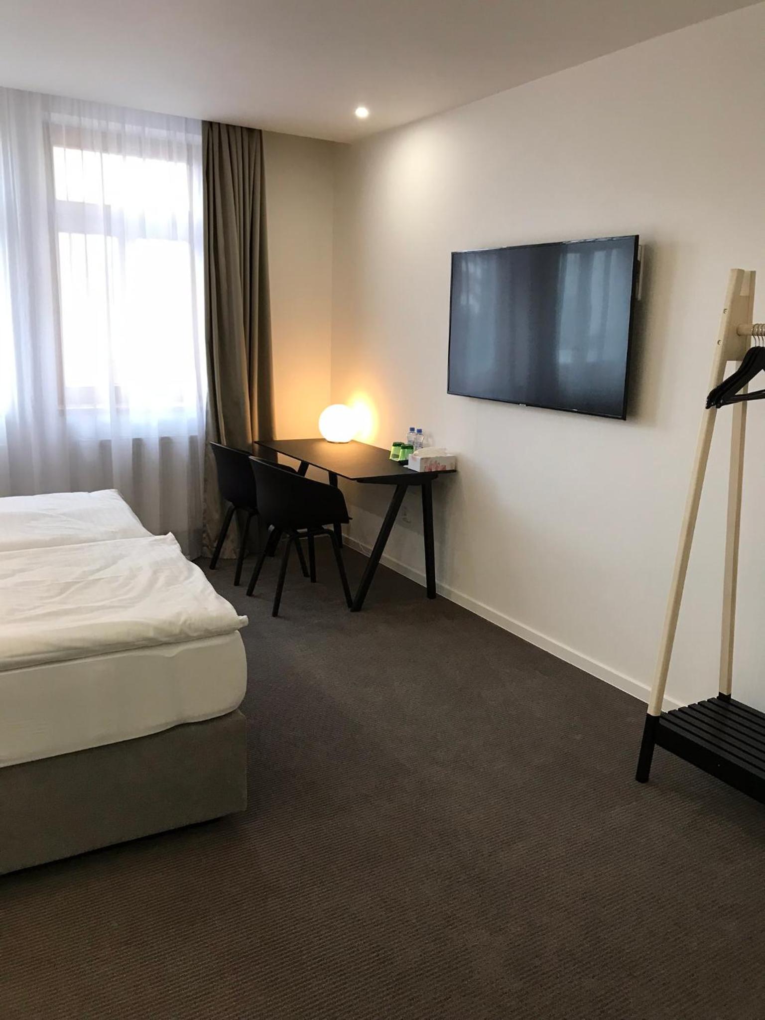 Comfort Business Double Room with Courtyard View - Photo 17