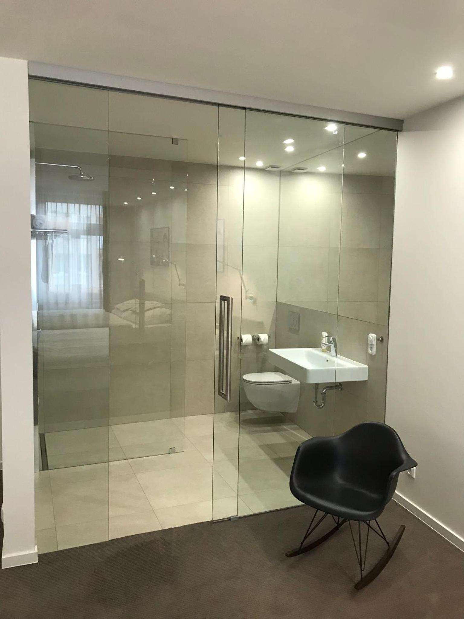 Comfort Business Double or Twin Room with Street View - Photo 22