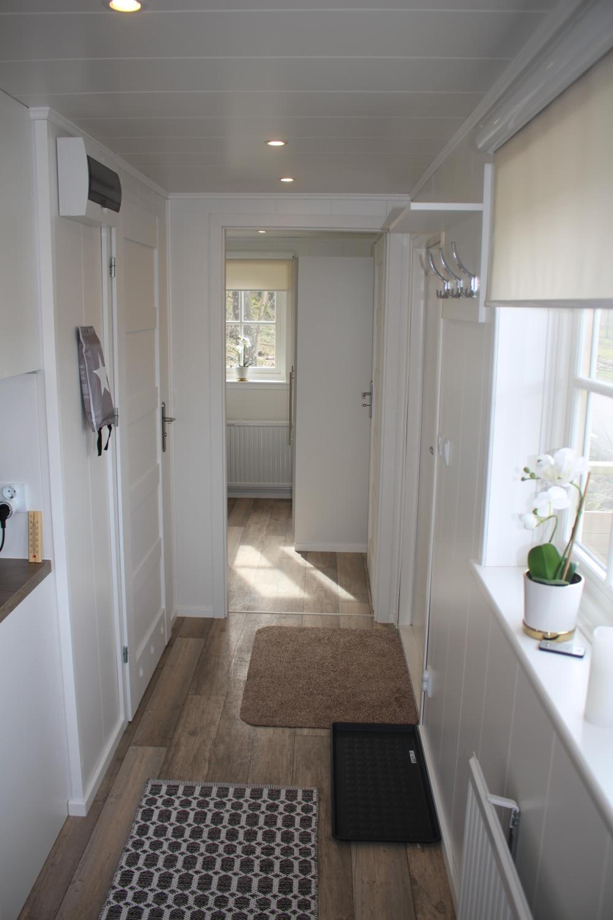 Apartment with Shower - Photo 1