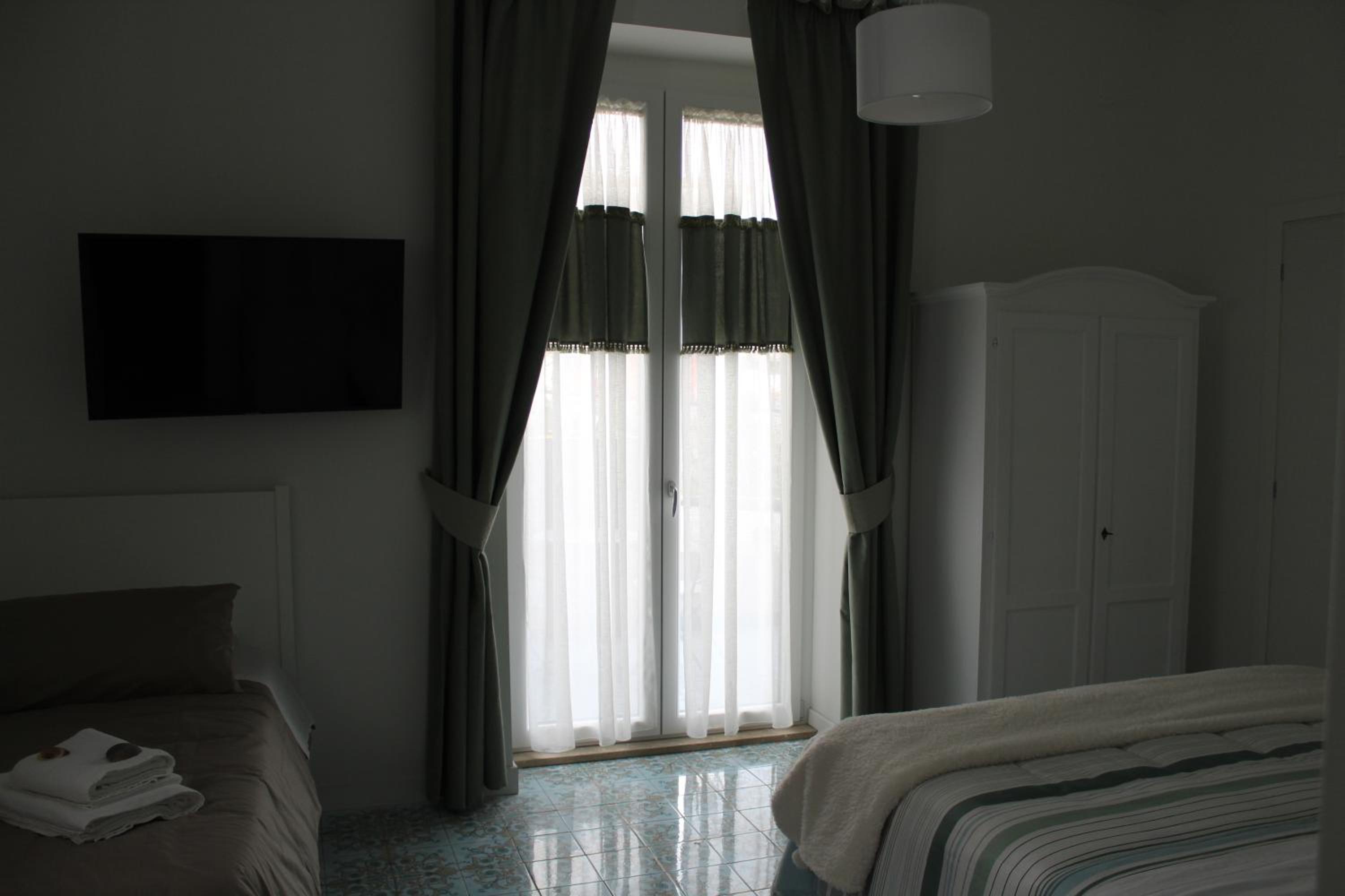 Triple Room with Terrace photo 2