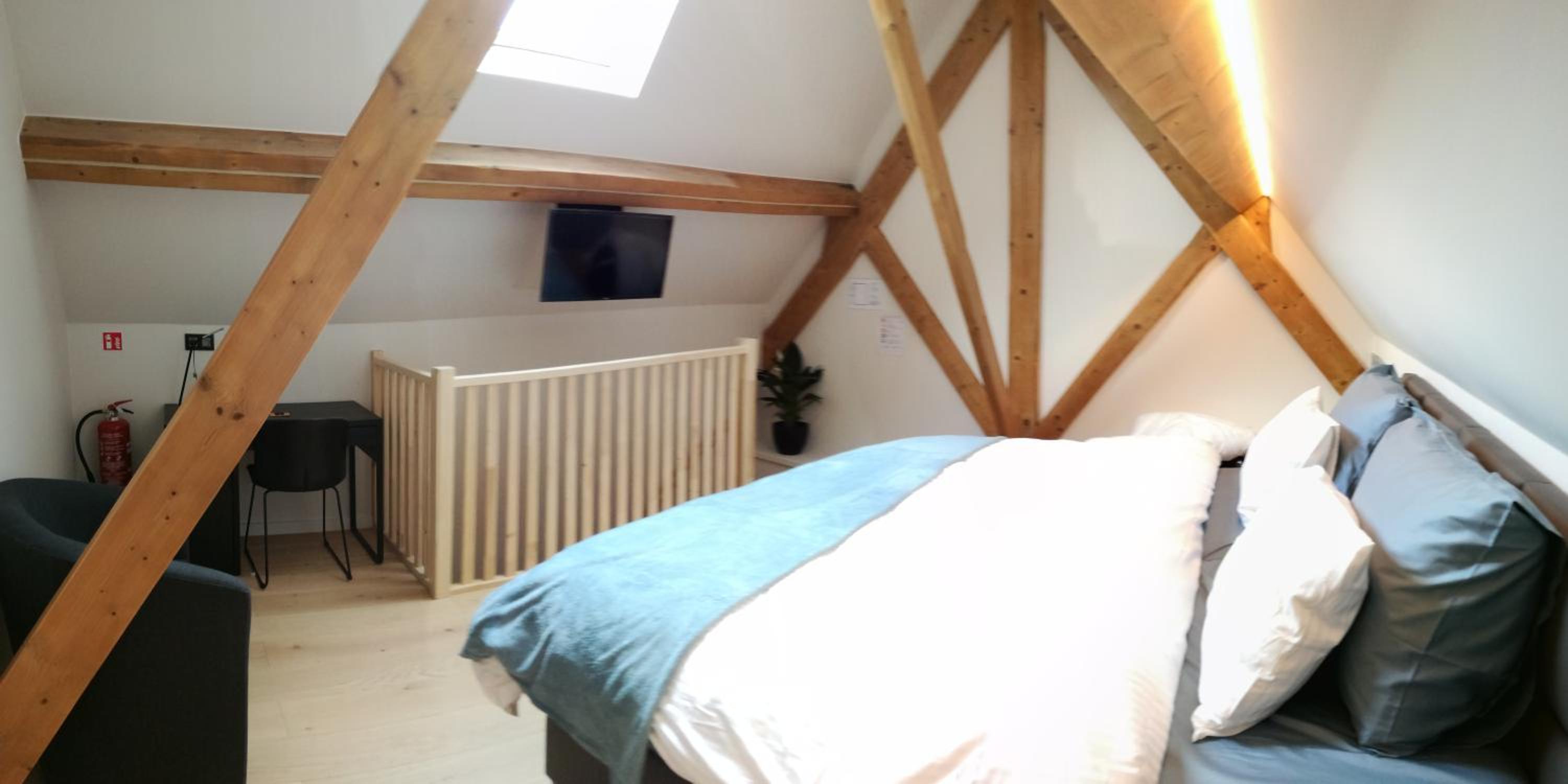 Deluxe King Room photo 2