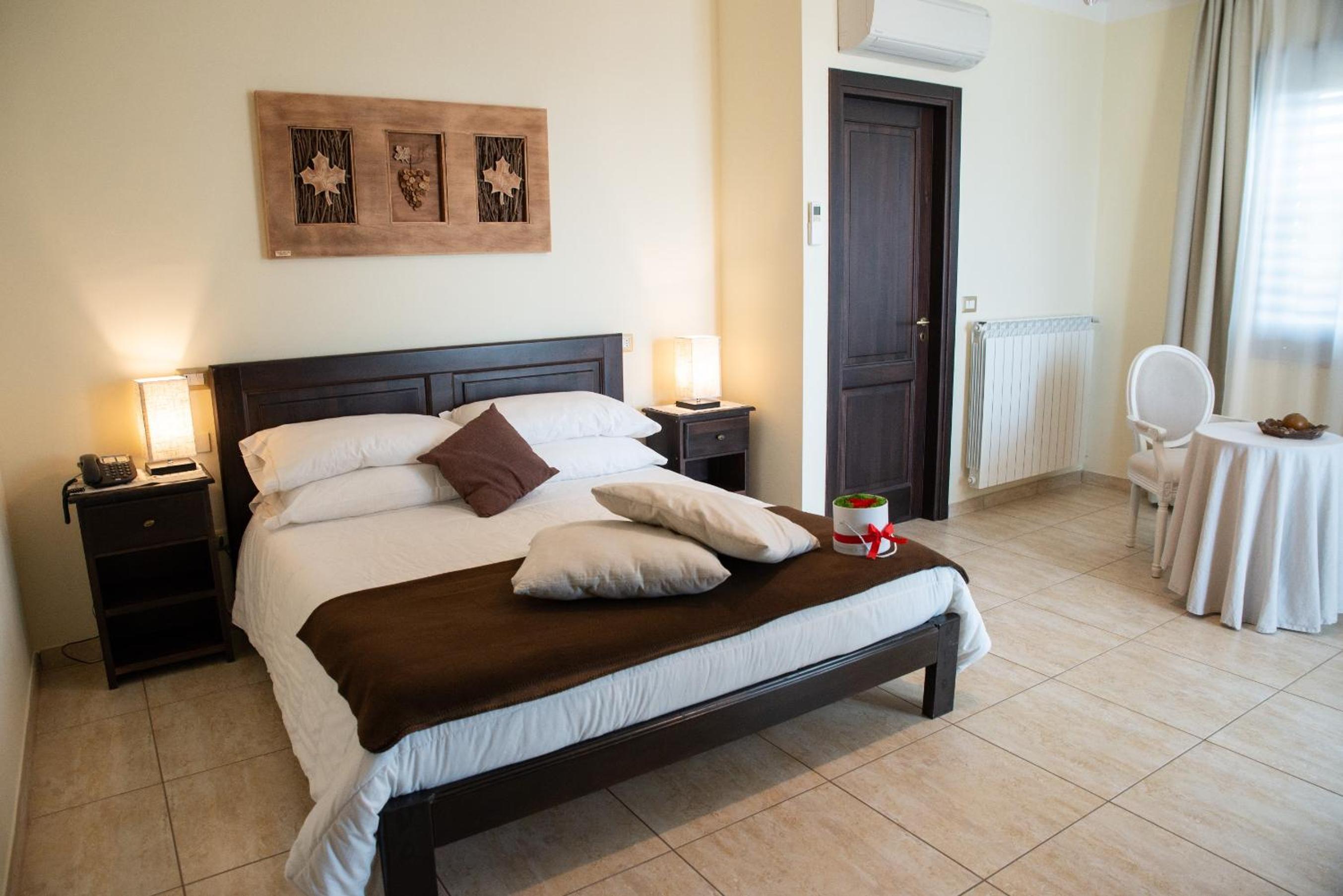 Superior Double or Twin Room with Pool View photo 1