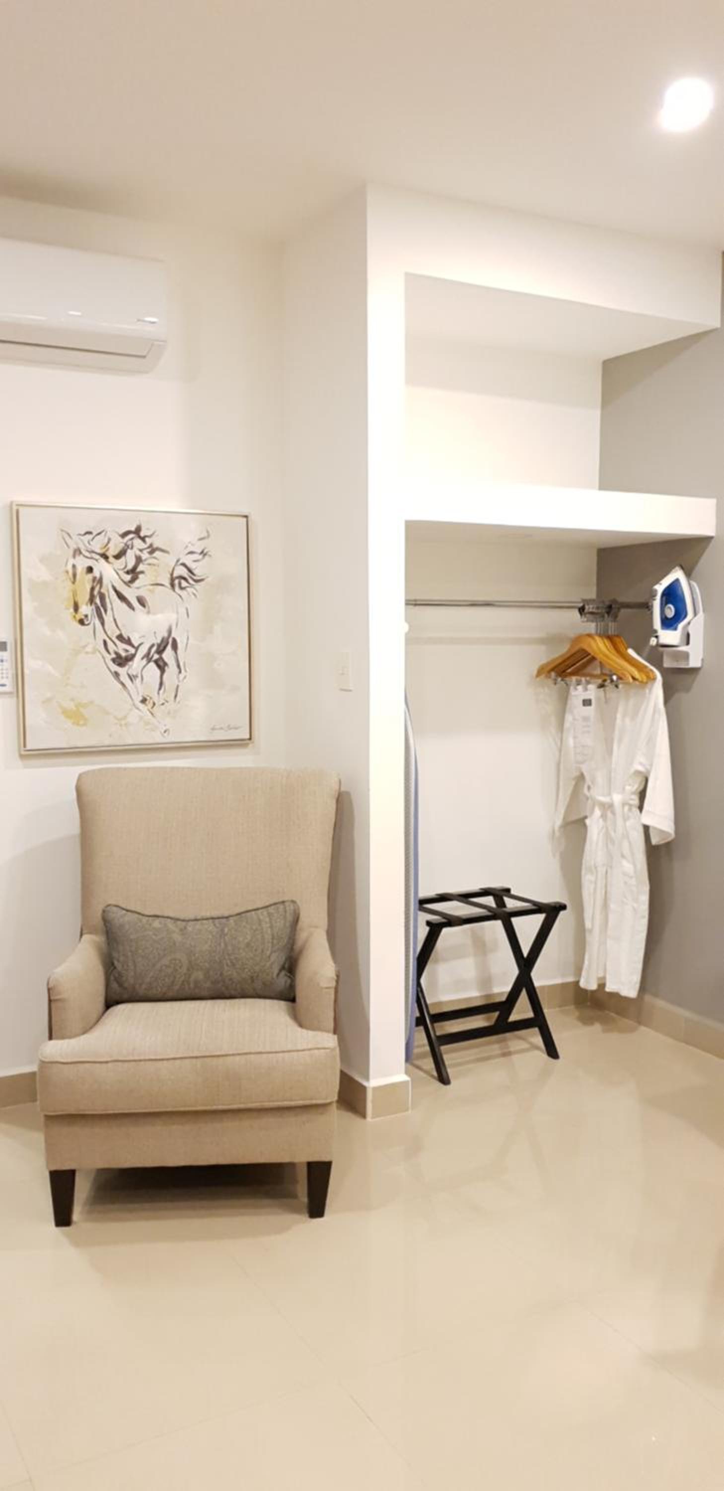 Premium King Room - Non Smoking - Photo 15