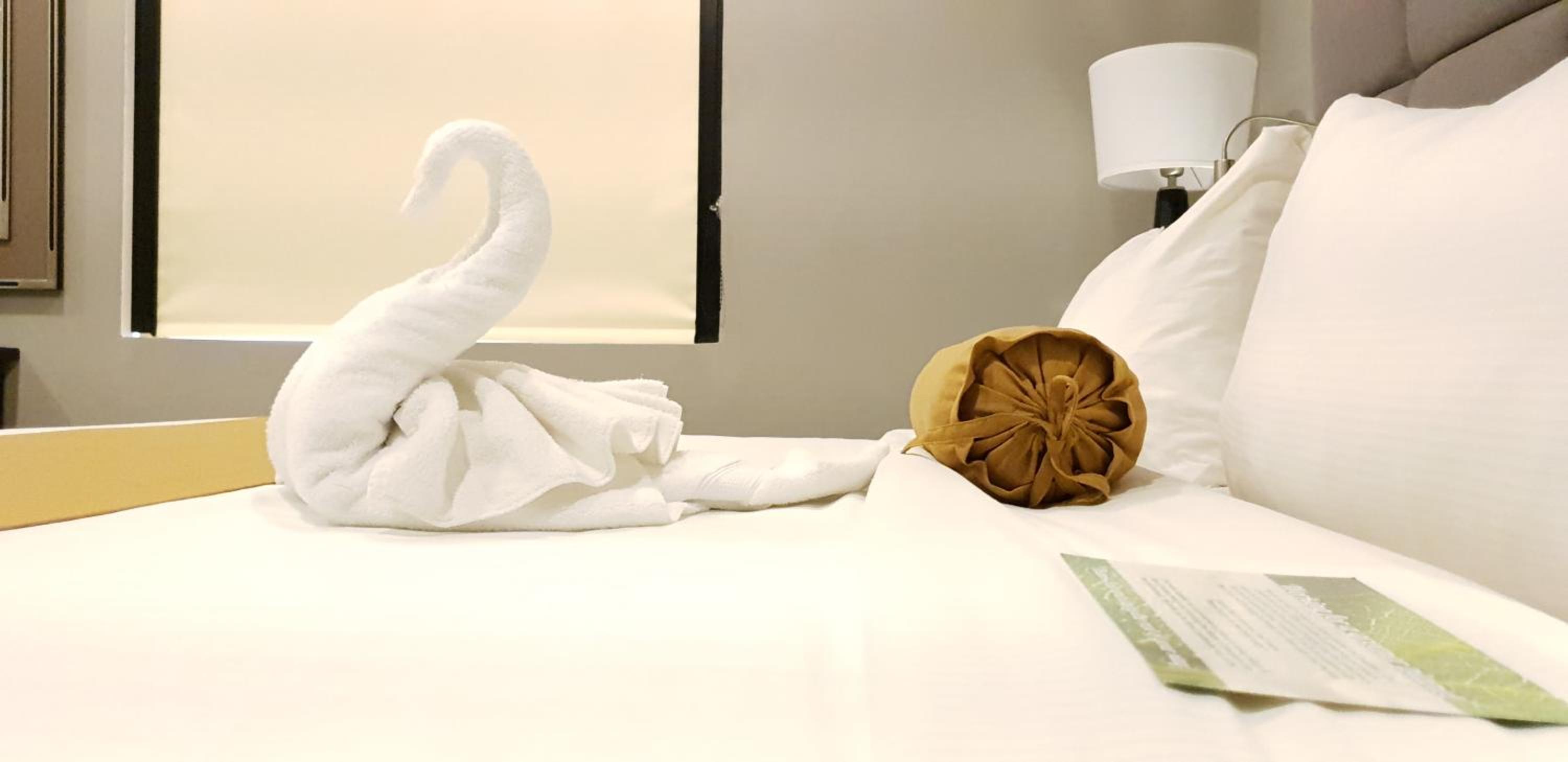 Premium King Room - Non Smoking - Photo 7