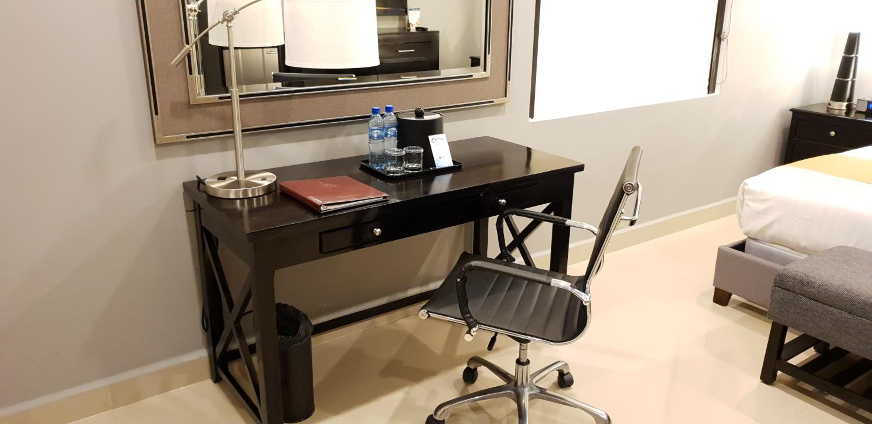 Premium King Room - Non Smoking - Photo 16