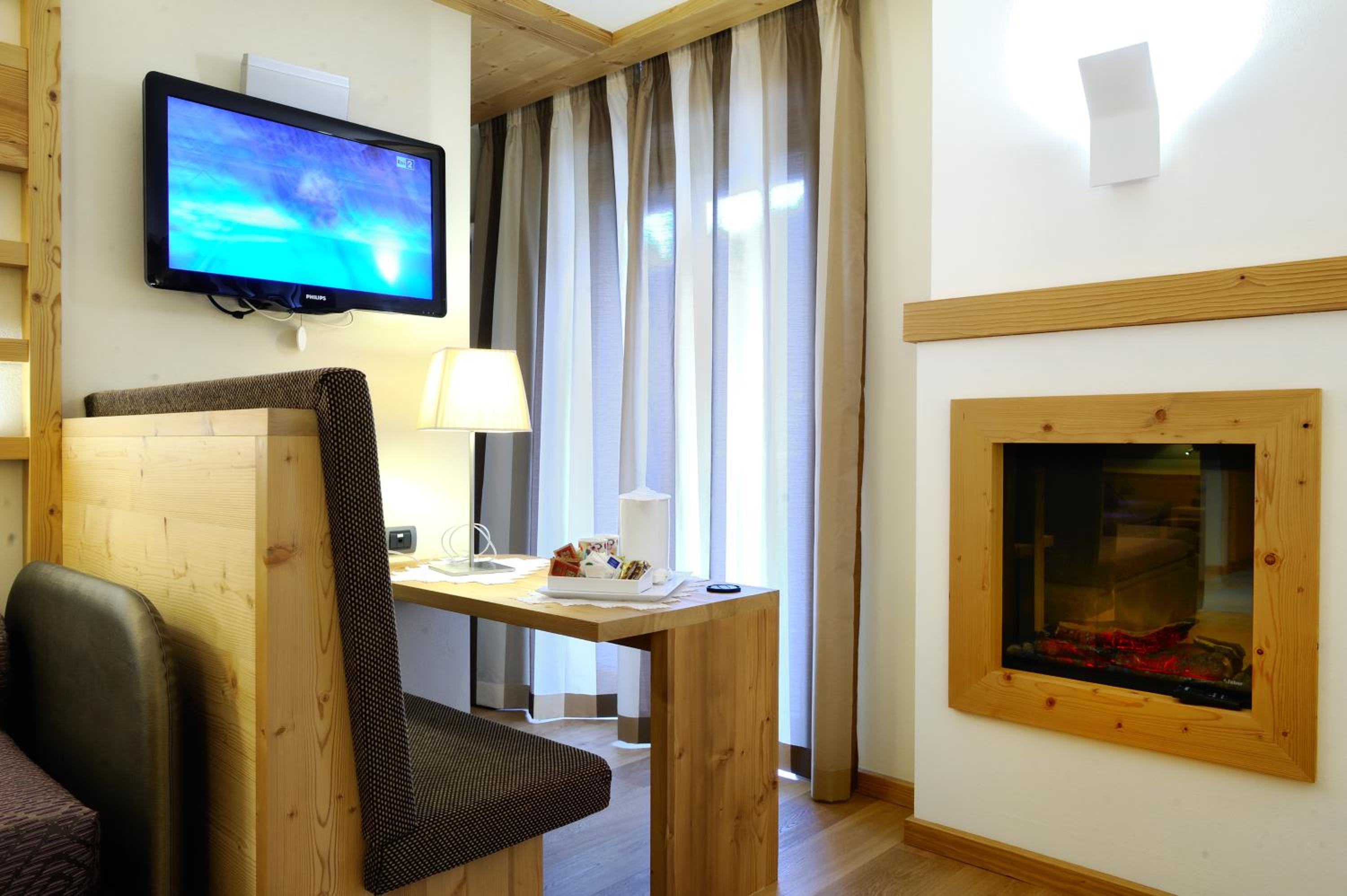 Junior Suite with Balcony photo 1
